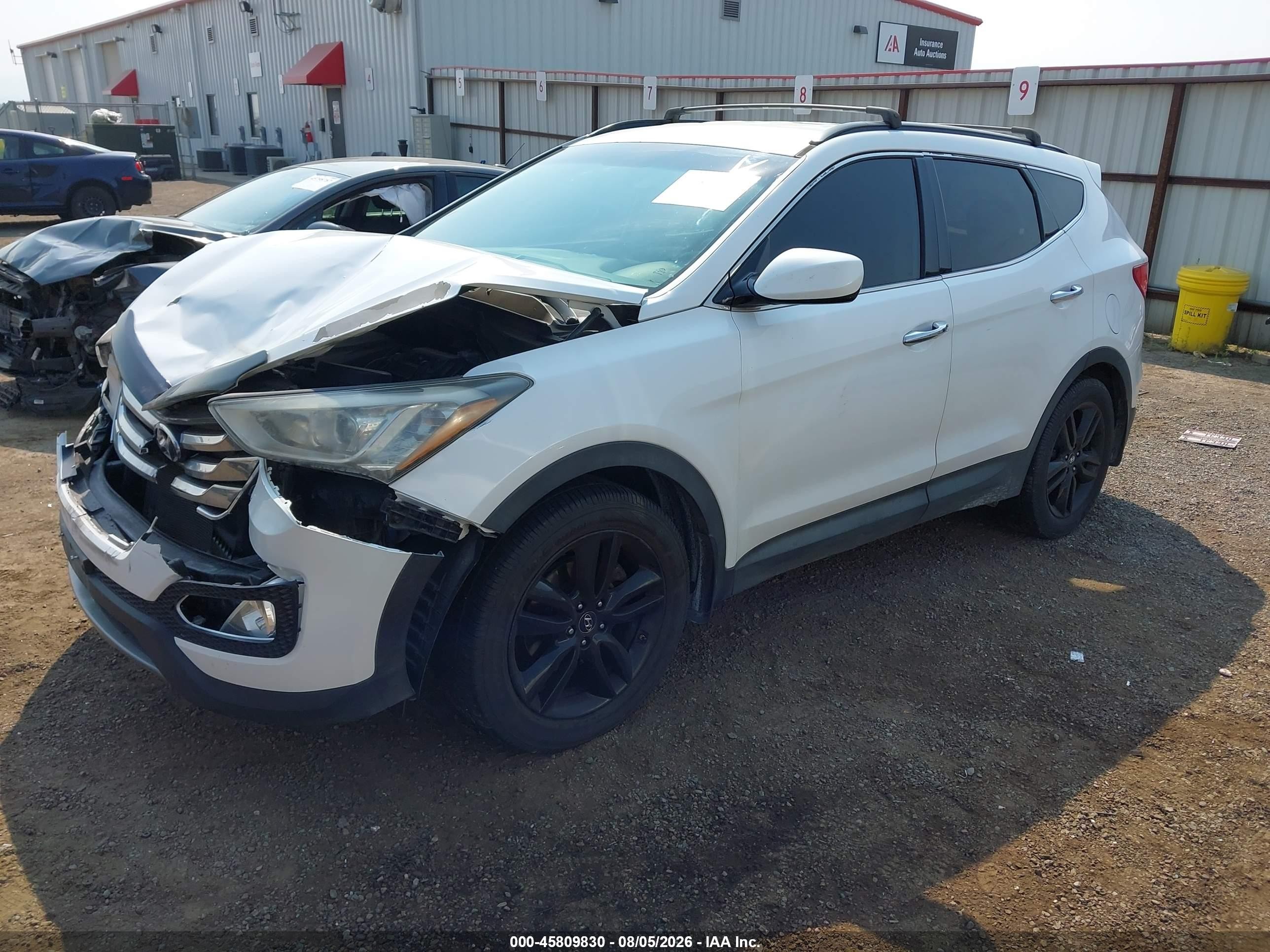 2013 Hyundai Santa Fe Sport 2.0t White vin: 5XYZUDLA1DG013735