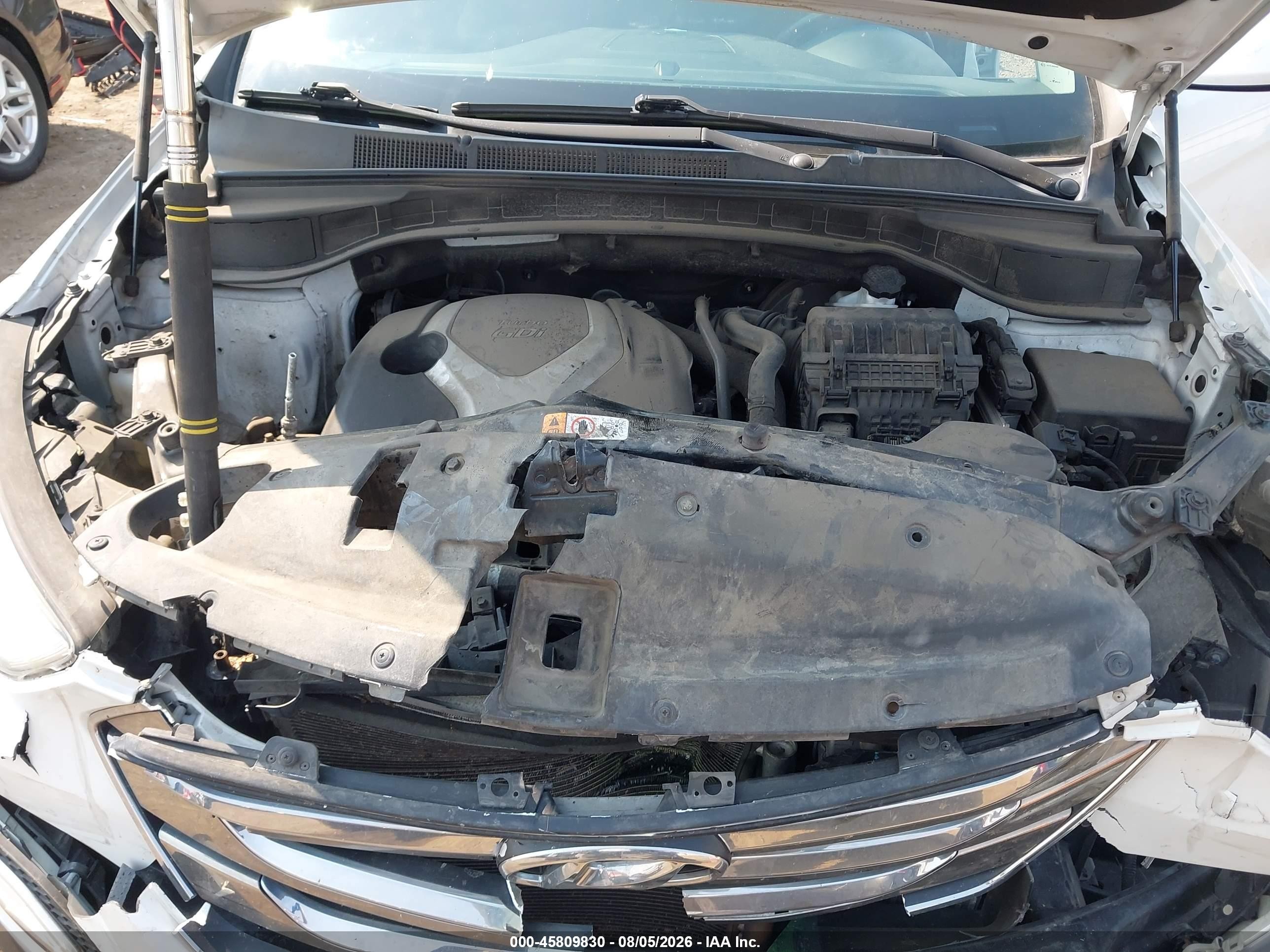 2013 Hyundai Santa Fe Sport 2.0t White vin: 5XYZUDLA1DG013735