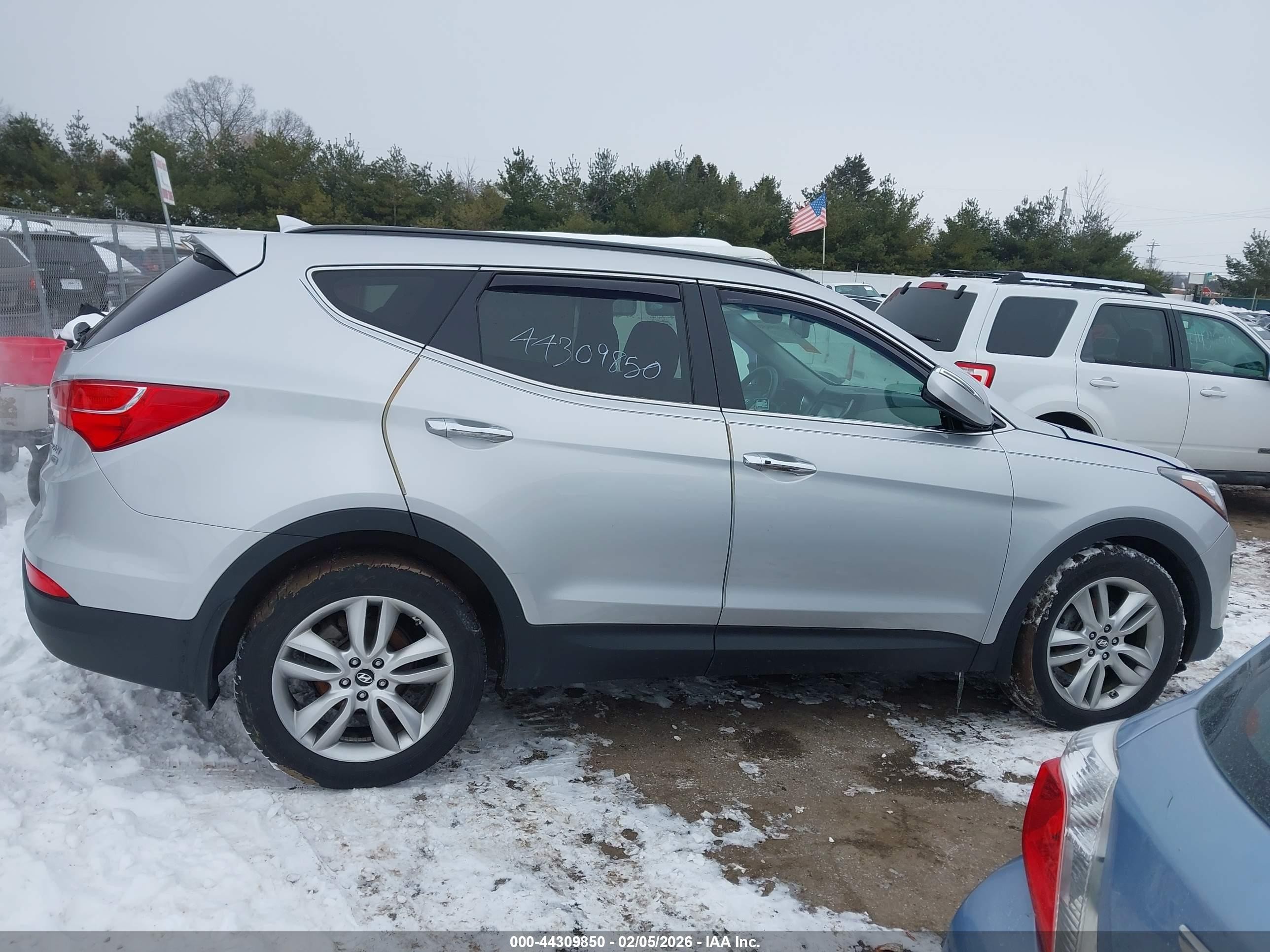 2014 Hyundai Santa Fe Sport 2.0l Turbo Silver vin: 5XYZUDLA1EG189640