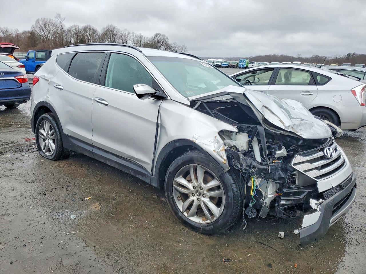 2013 Hyundai Santa Fe Sport 2.0t Silver vin: 5XYZUDLA2DG084720