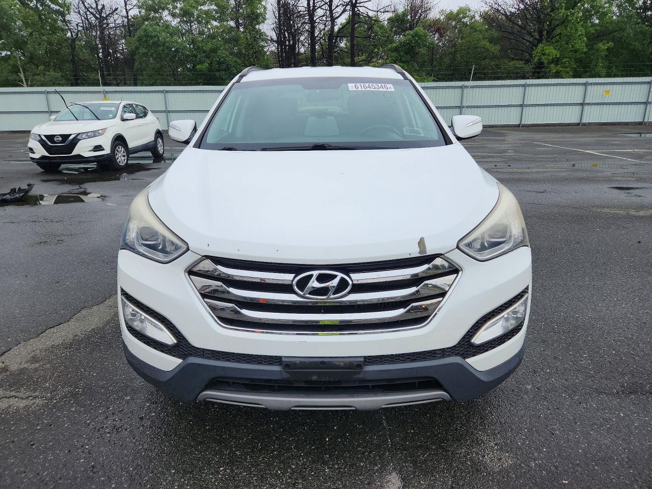2014 Hyundai Santa Fe Sport 2.0t White vin: 5XYZUDLA2EG199321