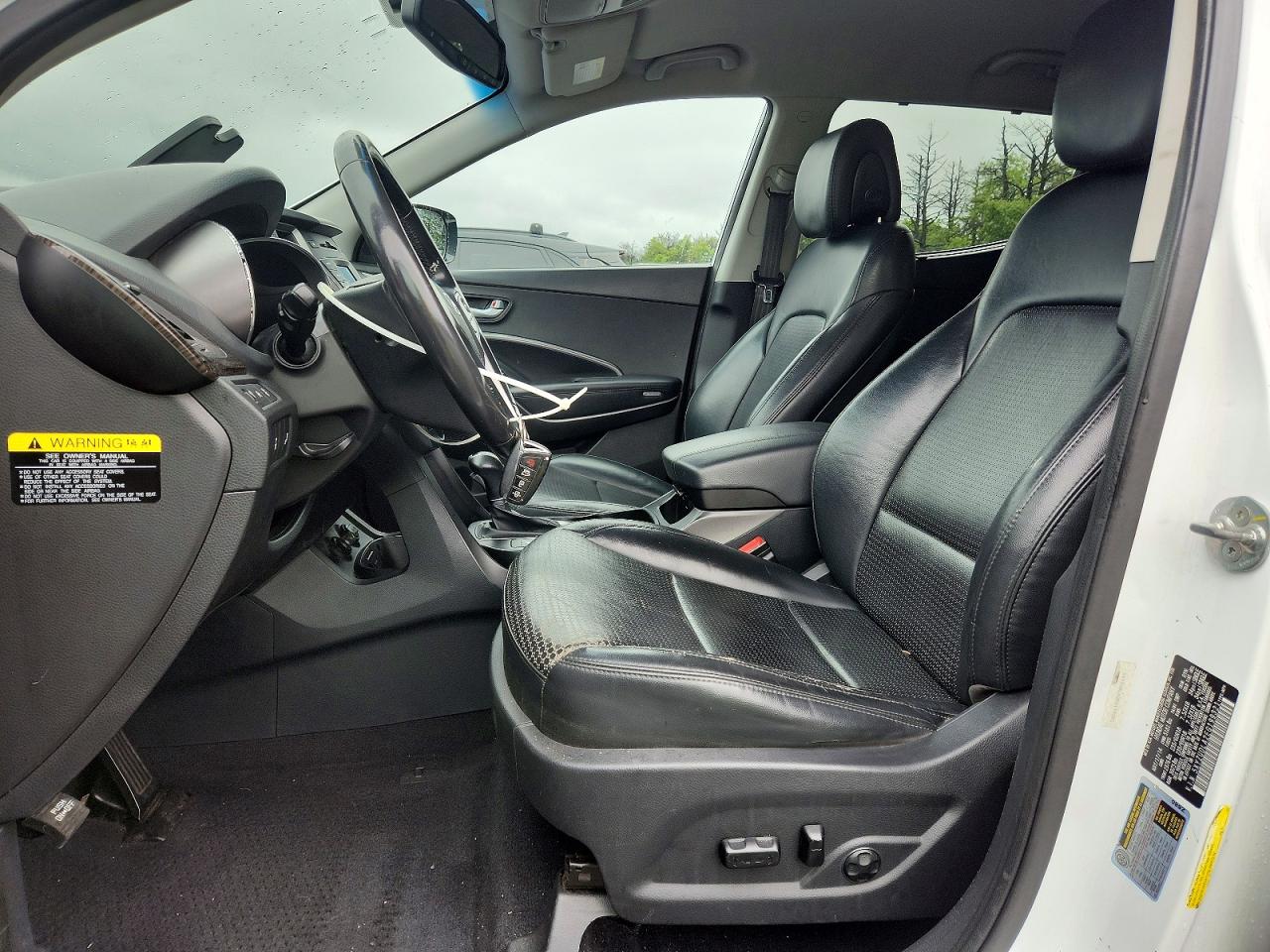 2014 Hyundai Santa Fe Sport 2.0t White vin: 5XYZUDLA2EG199321