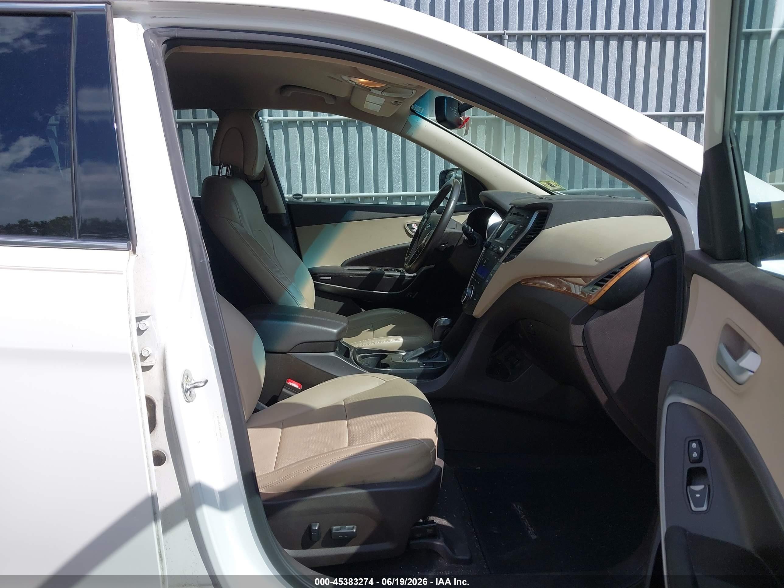 2014 Hyundai Santa Fe Sport 2.0l Turbo White vin: 5XYZUDLA3EG173407