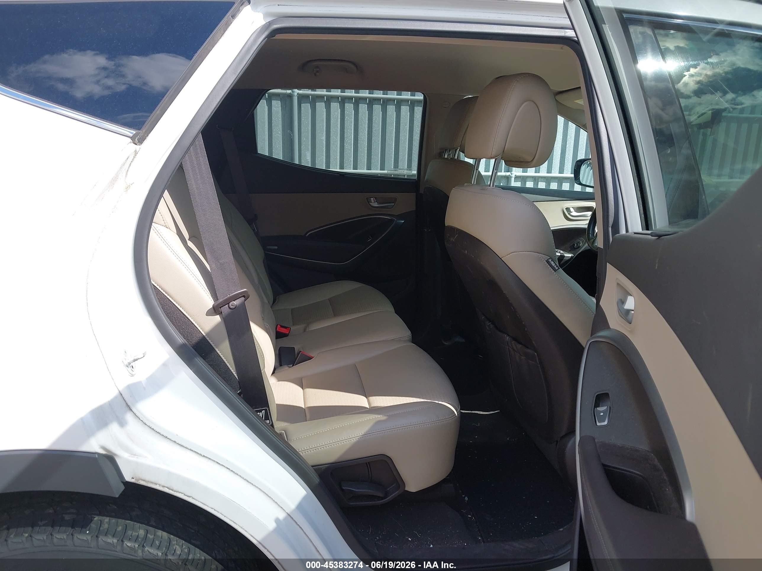 2014 Hyundai Santa Fe Sport 2.0l Turbo White vin: 5XYZUDLA3EG173407