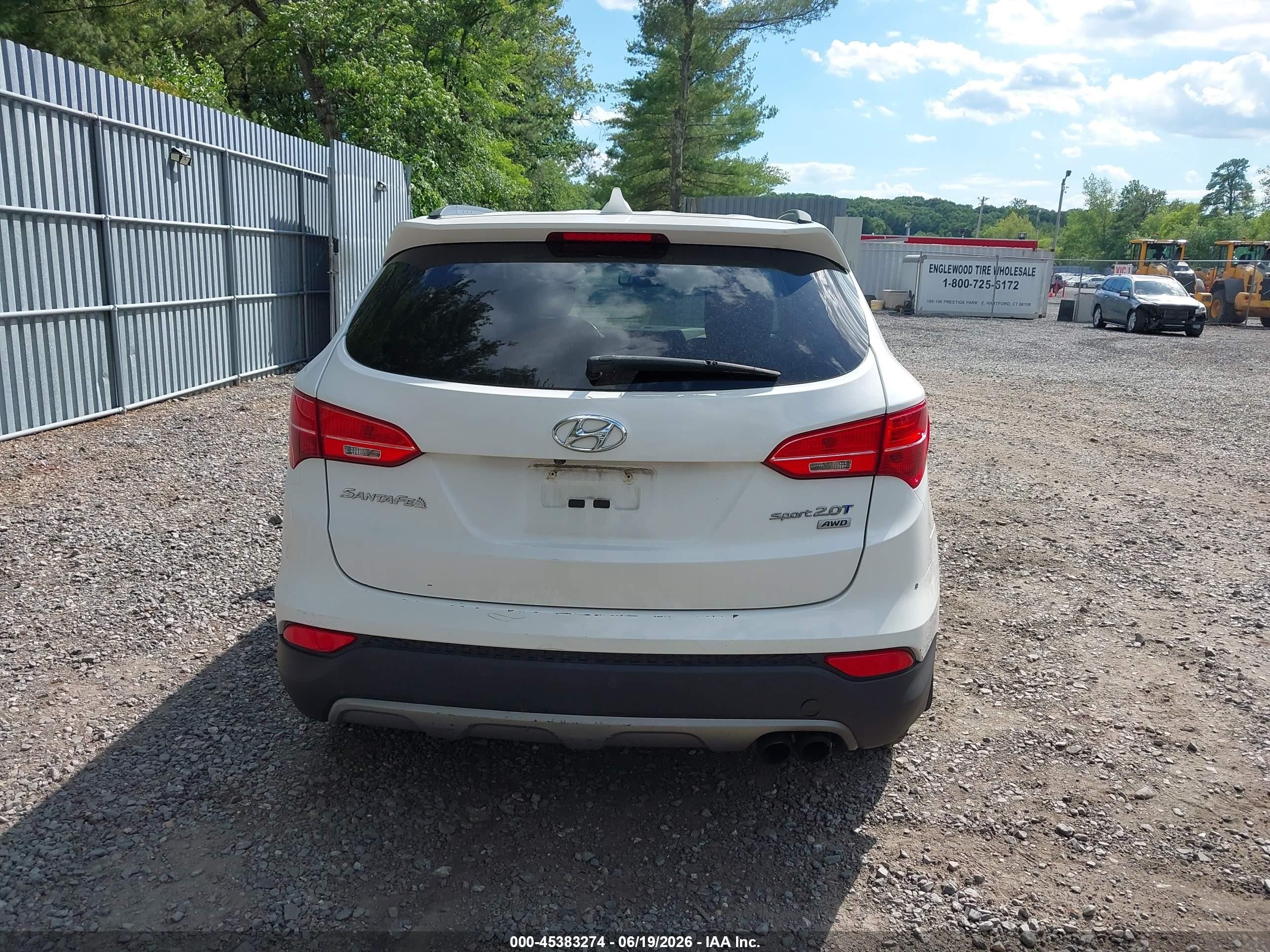 2014 Hyundai Santa Fe Sport 2.0l Turbo White vin: 5XYZUDLA3EG173407