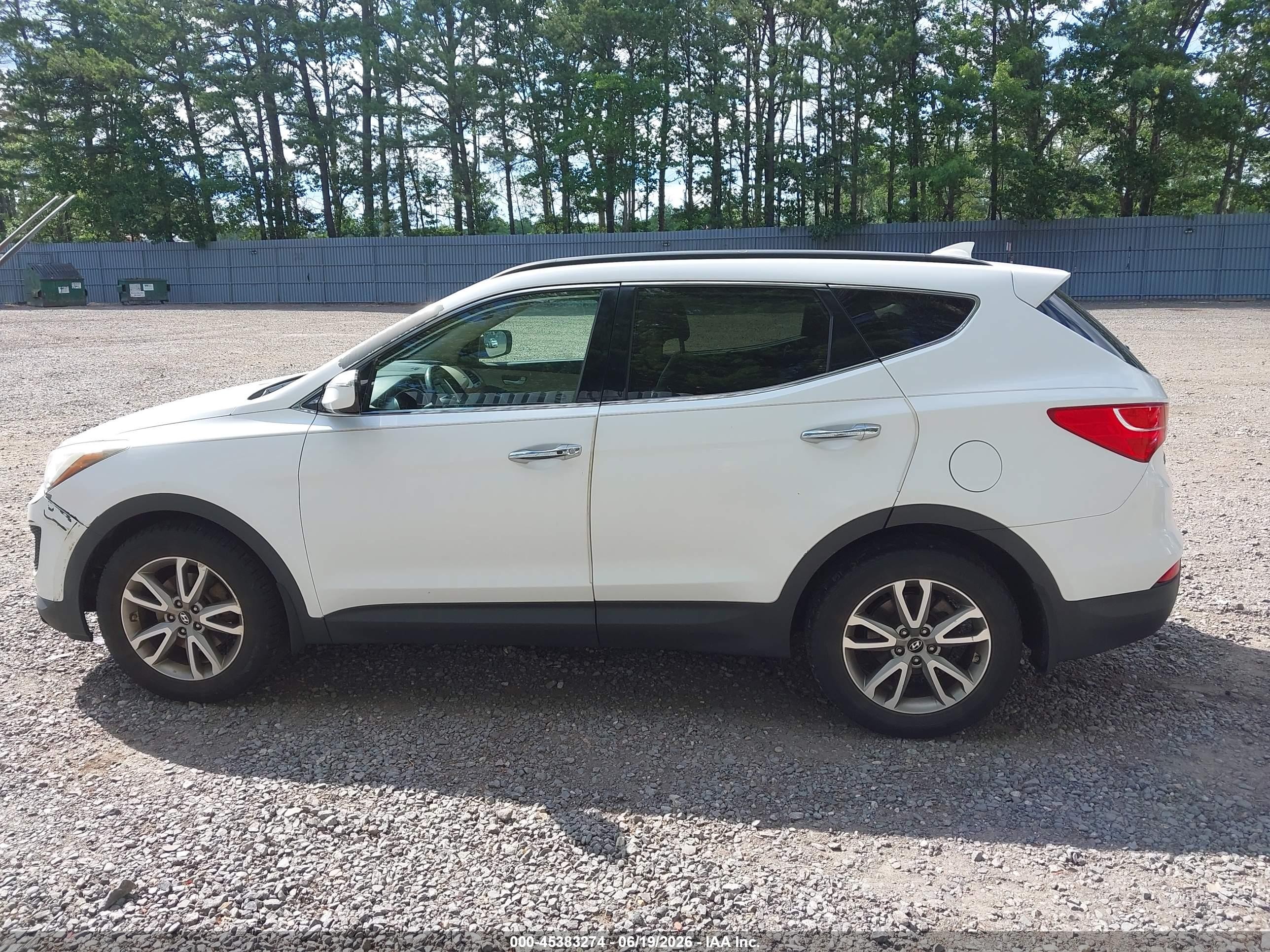 2014 Hyundai Santa Fe Sport 2.0l Turbo White vin: 5XYZUDLA3EG173407