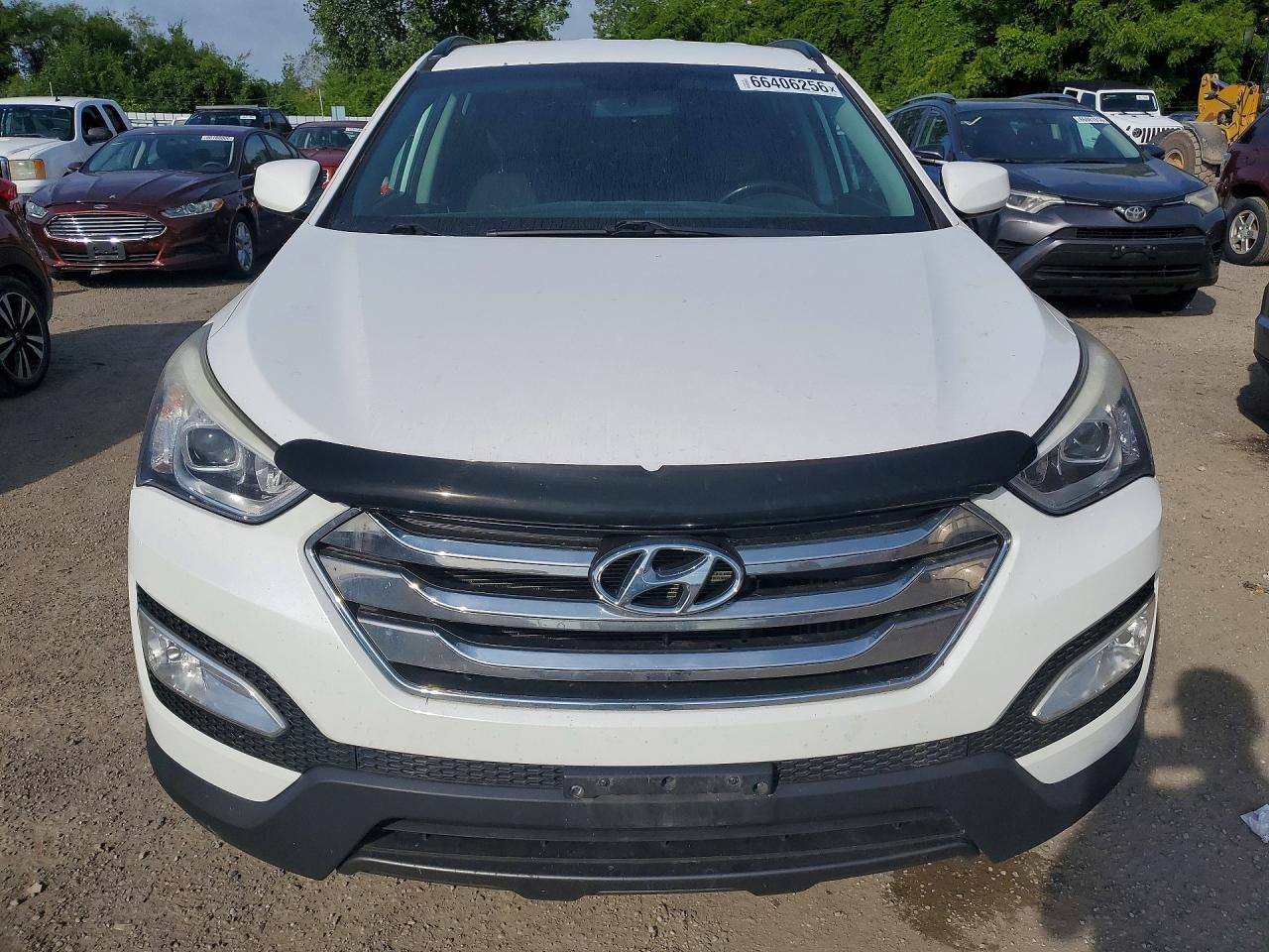 2014 Hyundai Santa Fe Sport 2.0t White vin: 5XYZUDLA3EG215333