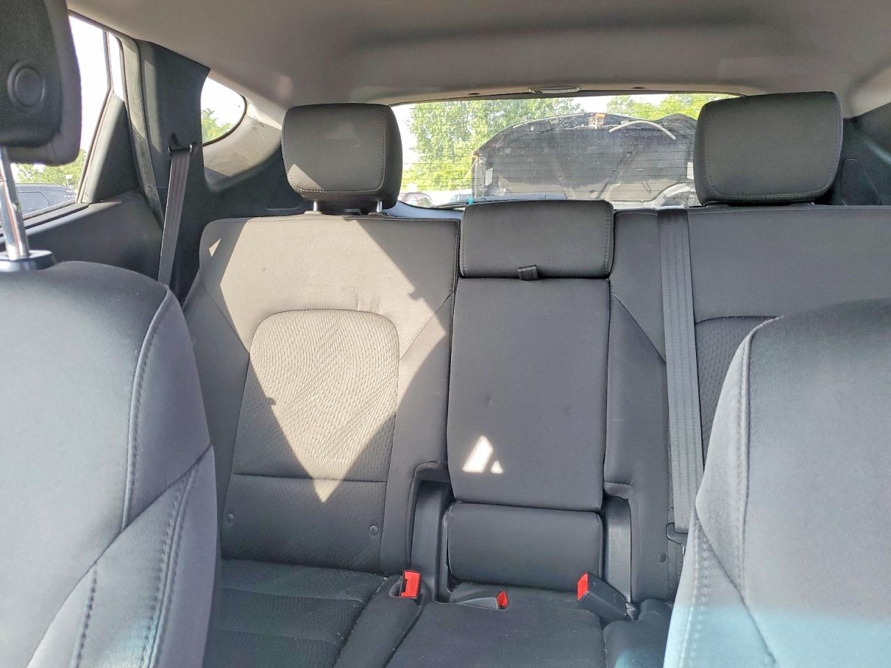 2014 Hyundai Santa Fe Sport 2.0t White vin: 5XYZUDLA3EG215333