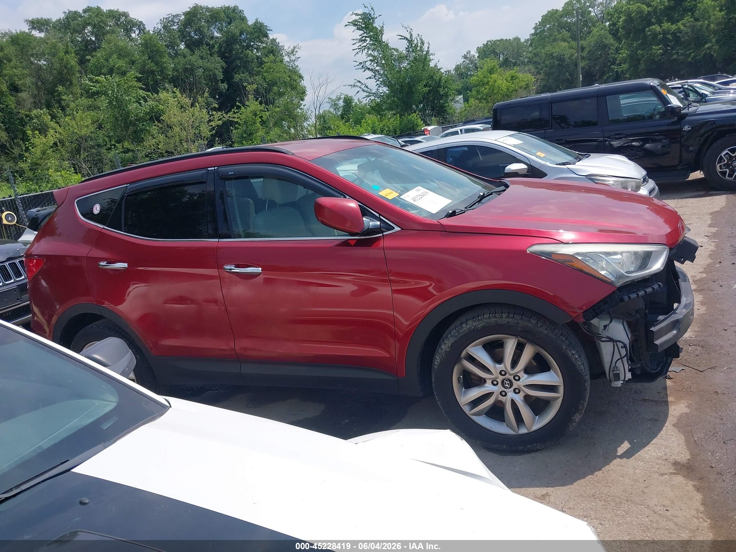 2013 Hyundai Santa Fe Sport 2.0t Red vin: 5XYZUDLA4DG079955