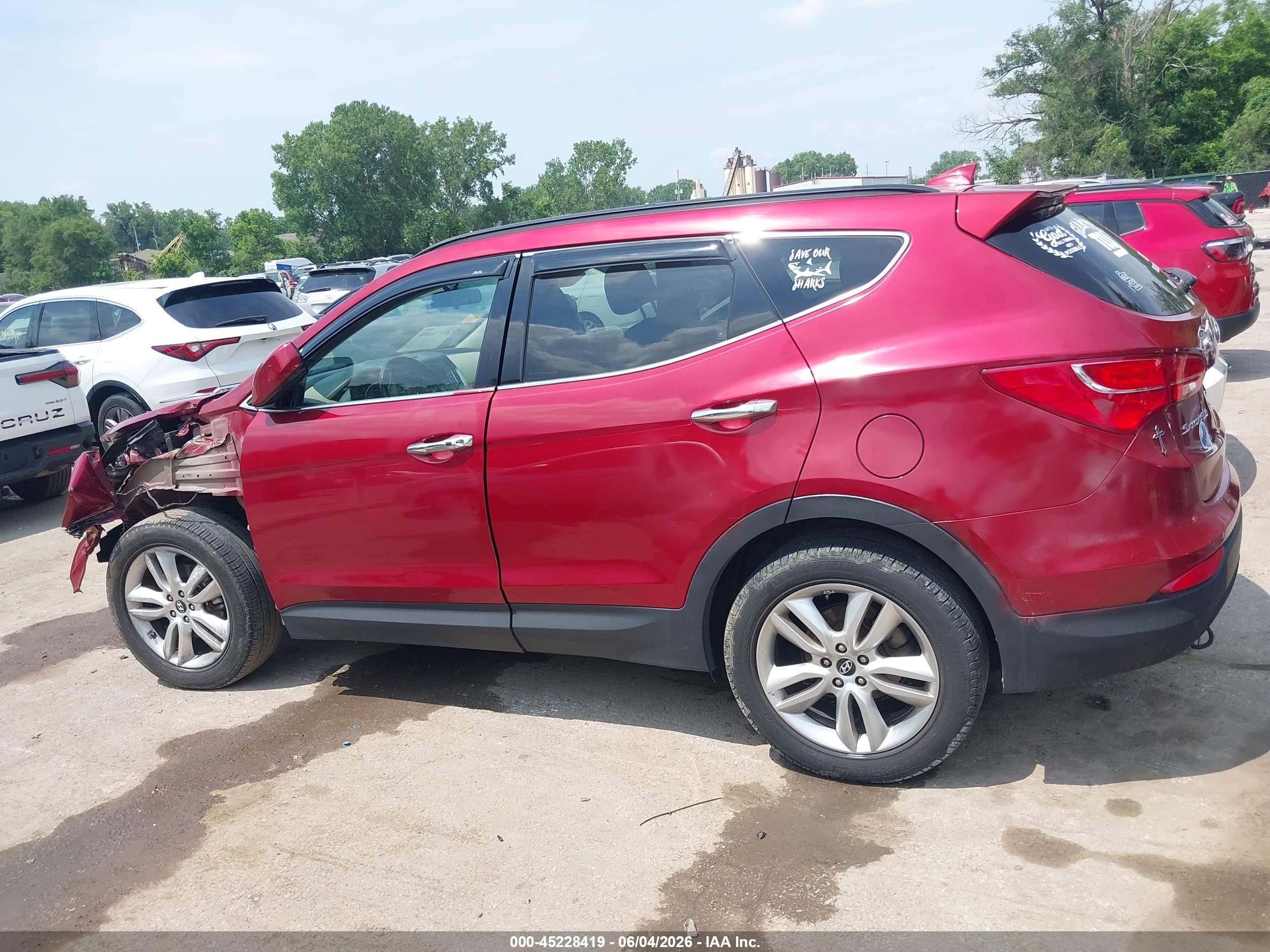 2013 Hyundai Santa Fe Sport 2.0t Red vin: 5XYZUDLA4DG079955