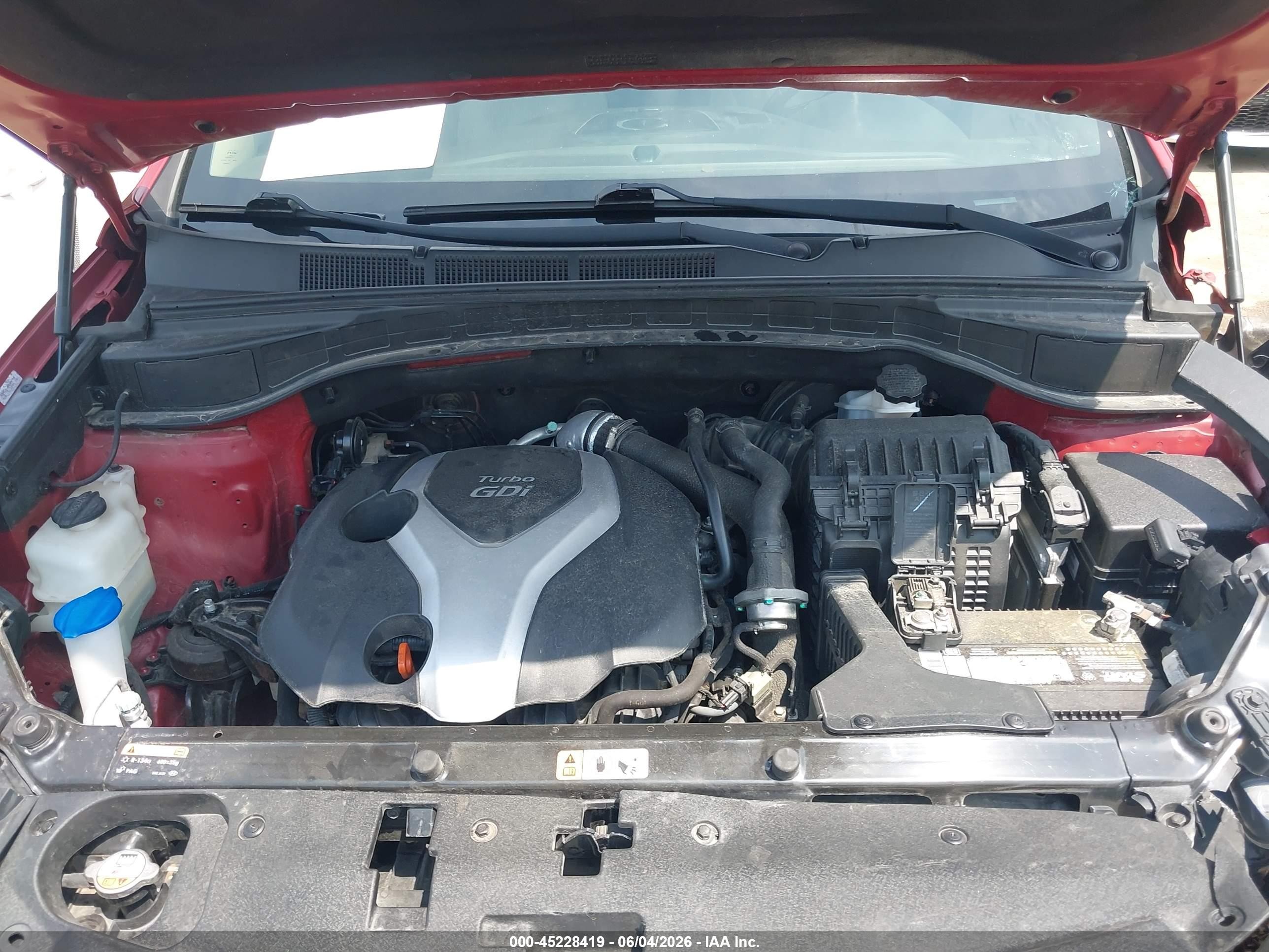 2013 Hyundai Santa Fe Sport 2.0t Red vin: 5XYZUDLA4DG079955