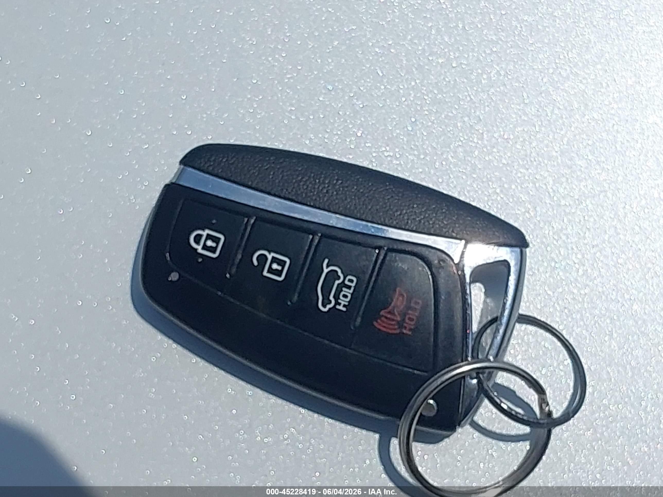 2013 Hyundai Santa Fe Sport 2.0t Red vin: 5XYZUDLA4DG079955