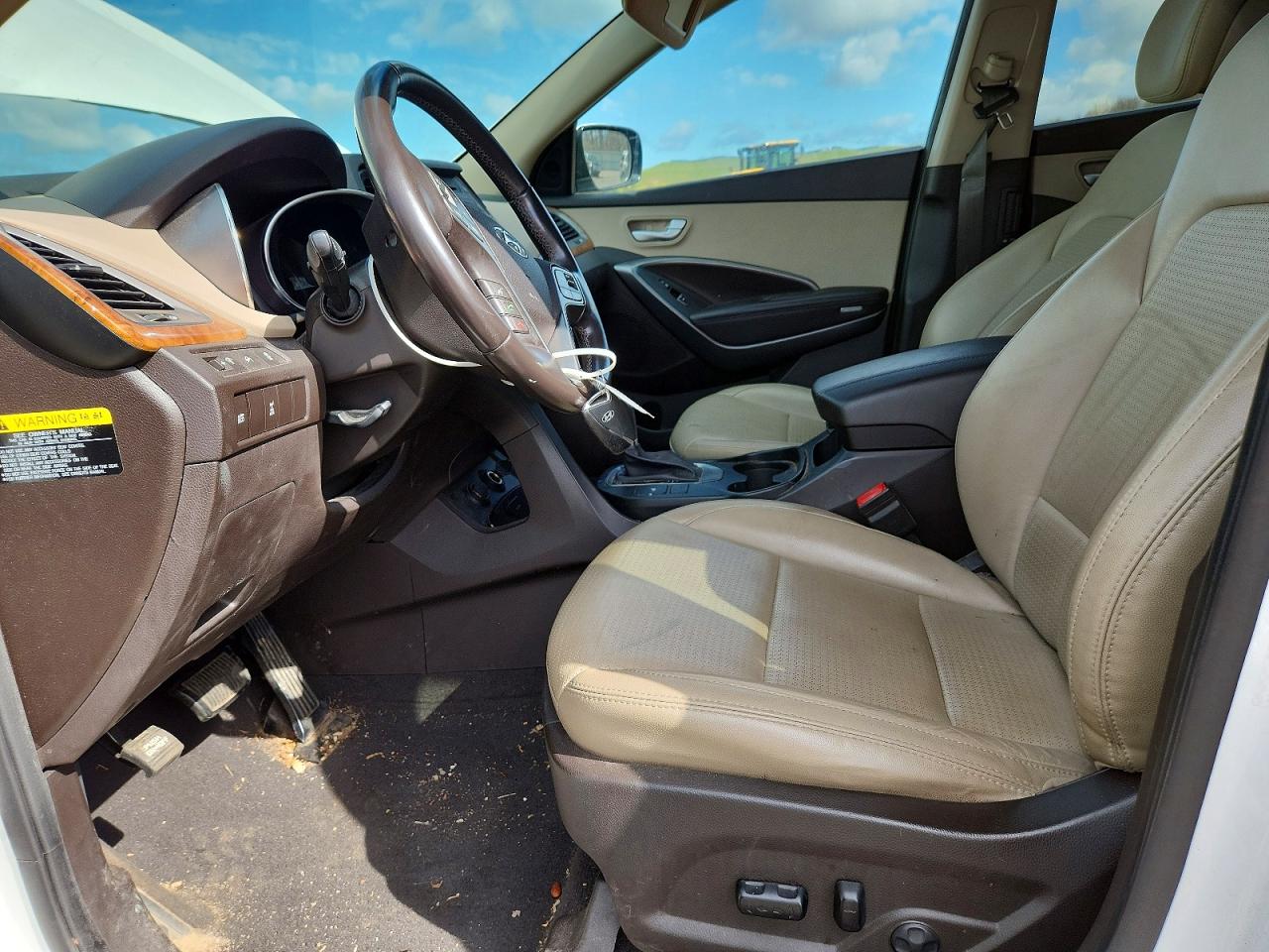 2013 Hyundai Santa Fe Sport 2.0t White vin: 5XYZUDLA4DG109665