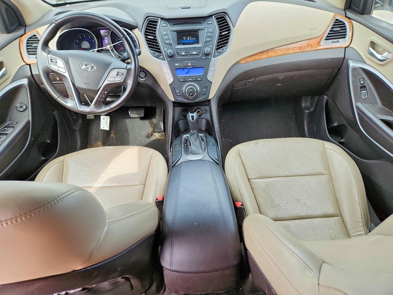 2013 Hyundai Santa Fe Sport 2.0t White vin: 5XYZUDLA4DG109665