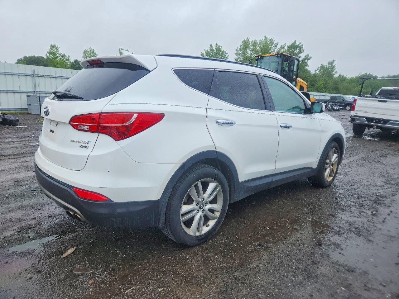 2014 Hyundai Santa Fe Sport 2.0t Белый vin: 5XYZUDLA4EG212070