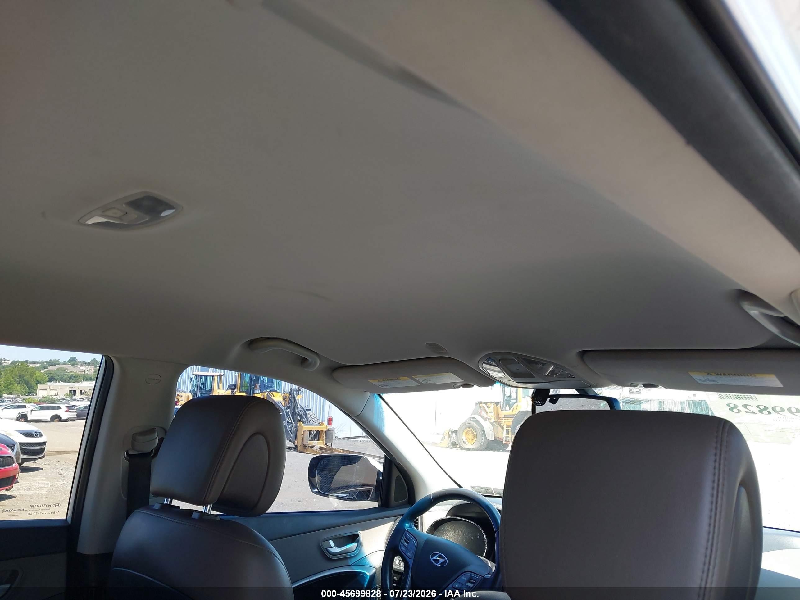 2013 Hyundai Santa Fe Sport 2.0t White vin: 5XYZUDLA5DG117676