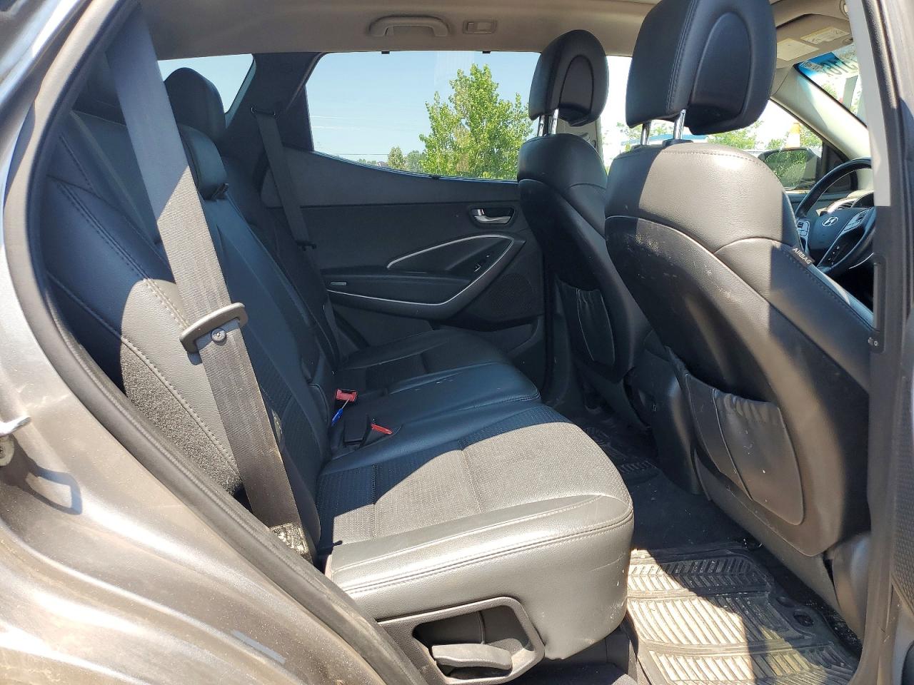 2015 Hyundai Santa Fe Sport 2.0t Серебряный vin: 5XYZUDLA5FG300448