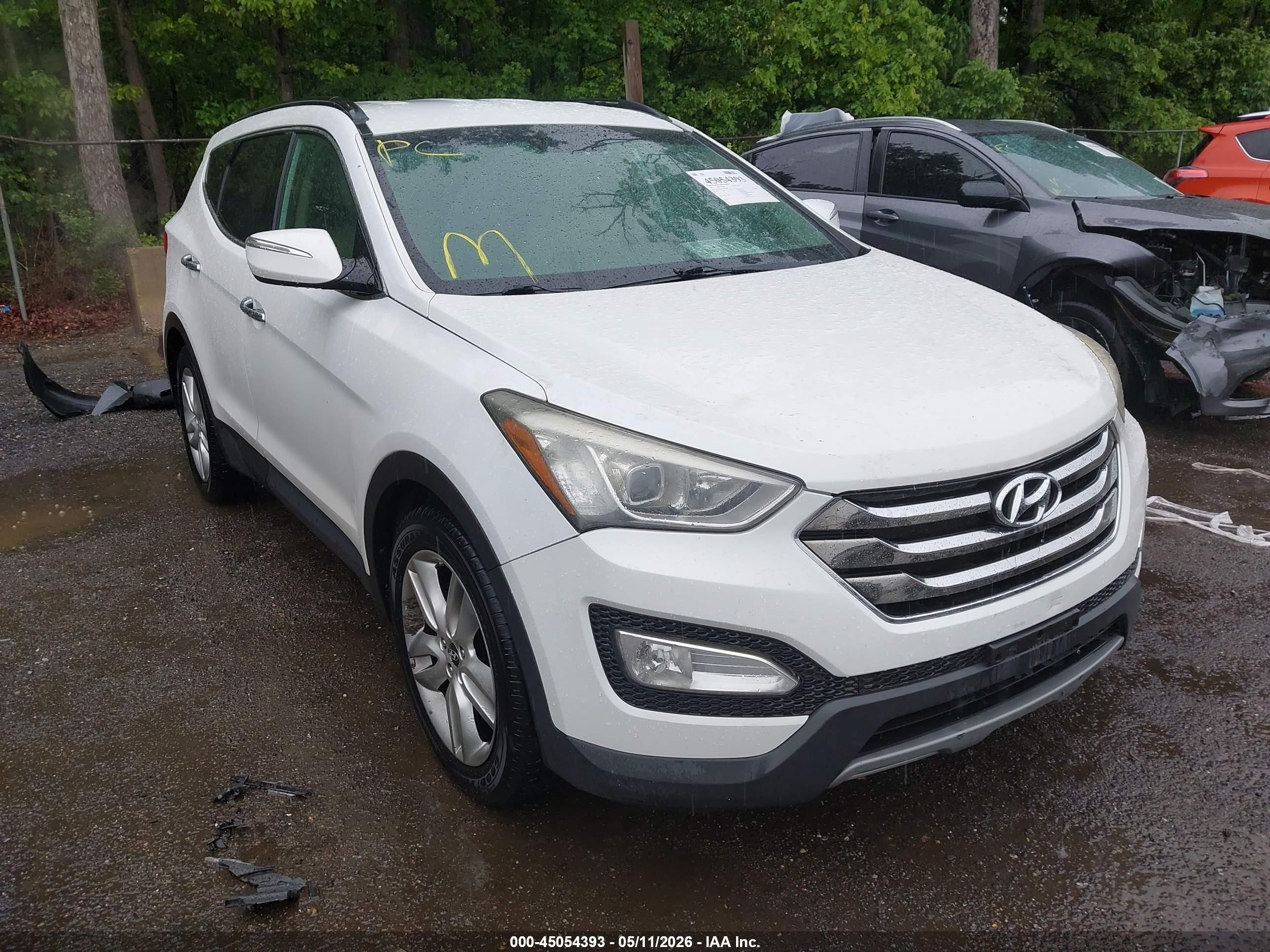 2013 Hyundai Santa Fe Sport 2.0t White vin: 5XYZUDLA6DG005548