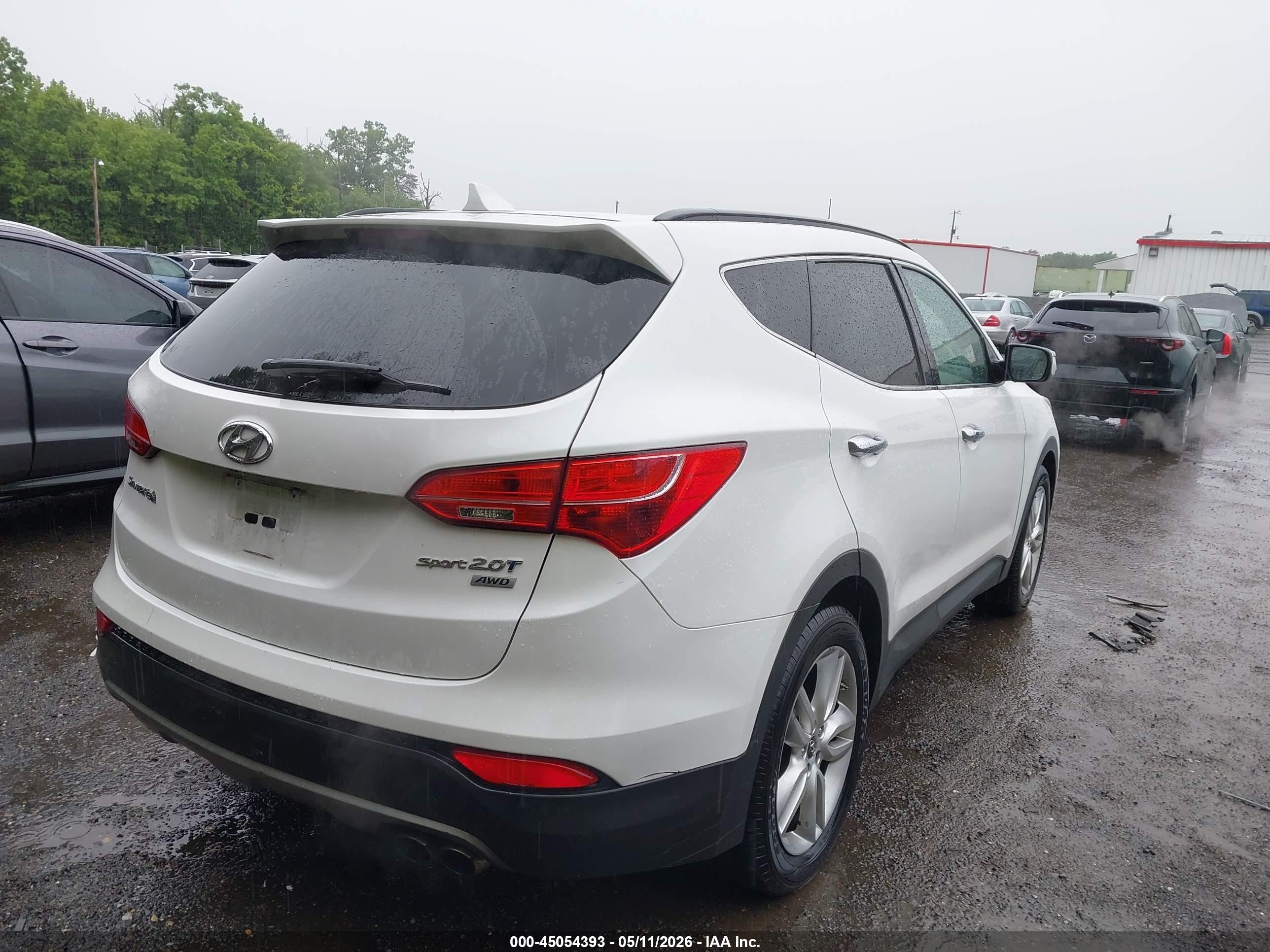 2013 Hyundai Santa Fe Sport 2.0t White vin: 5XYZUDLA6DG005548