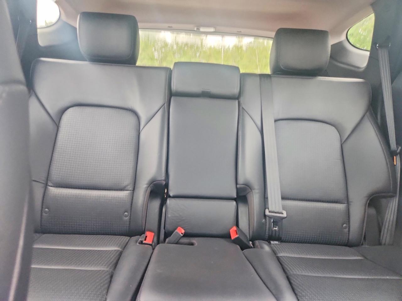 2013 Hyundai Santa Fe Sport 2.0t Silver vin: 5XYZUDLA6DG058654