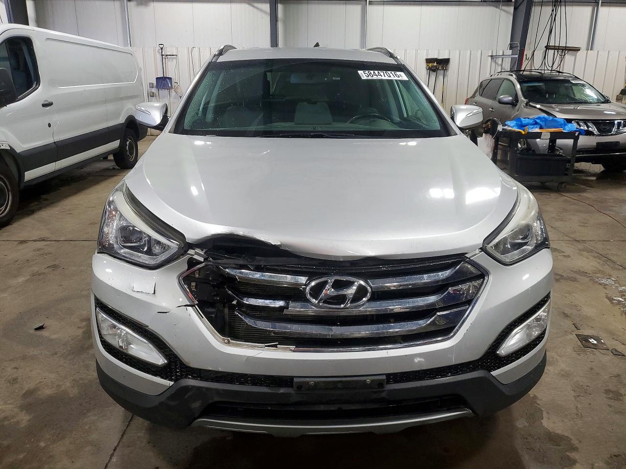 2013 Hyundai Santa Fe Sport 2.0t Silver vin: 5XYZUDLA6DG063322