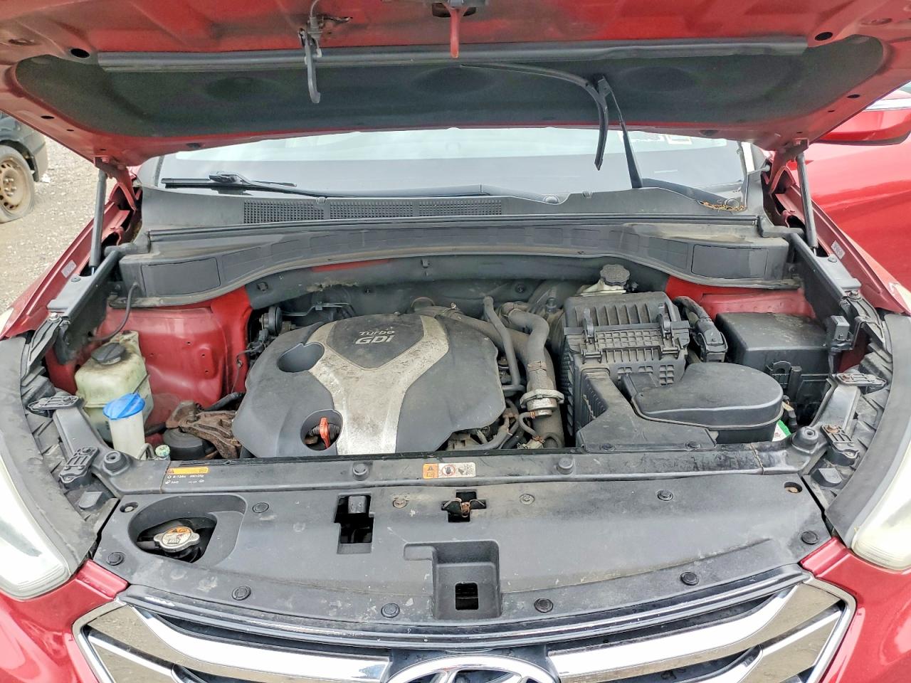 2013 Hyundai Santa Fe Sport 2.0t Red vin: 5XYZUDLA6DG070223