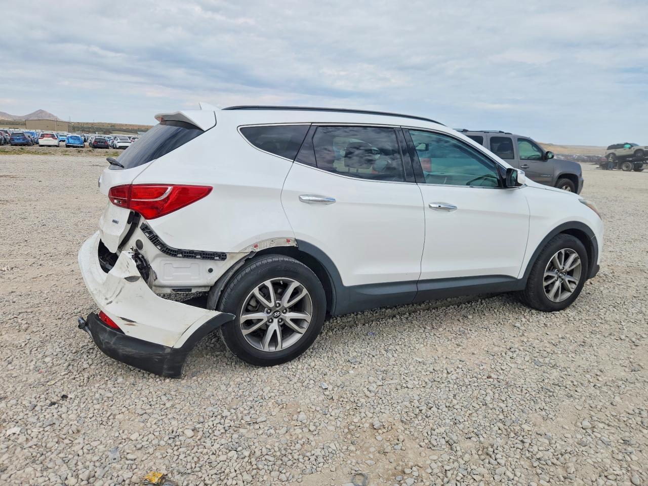 2014 Hyundai Santa Fe Sport 2.0t White vin: 5XYZUDLA6EG156147