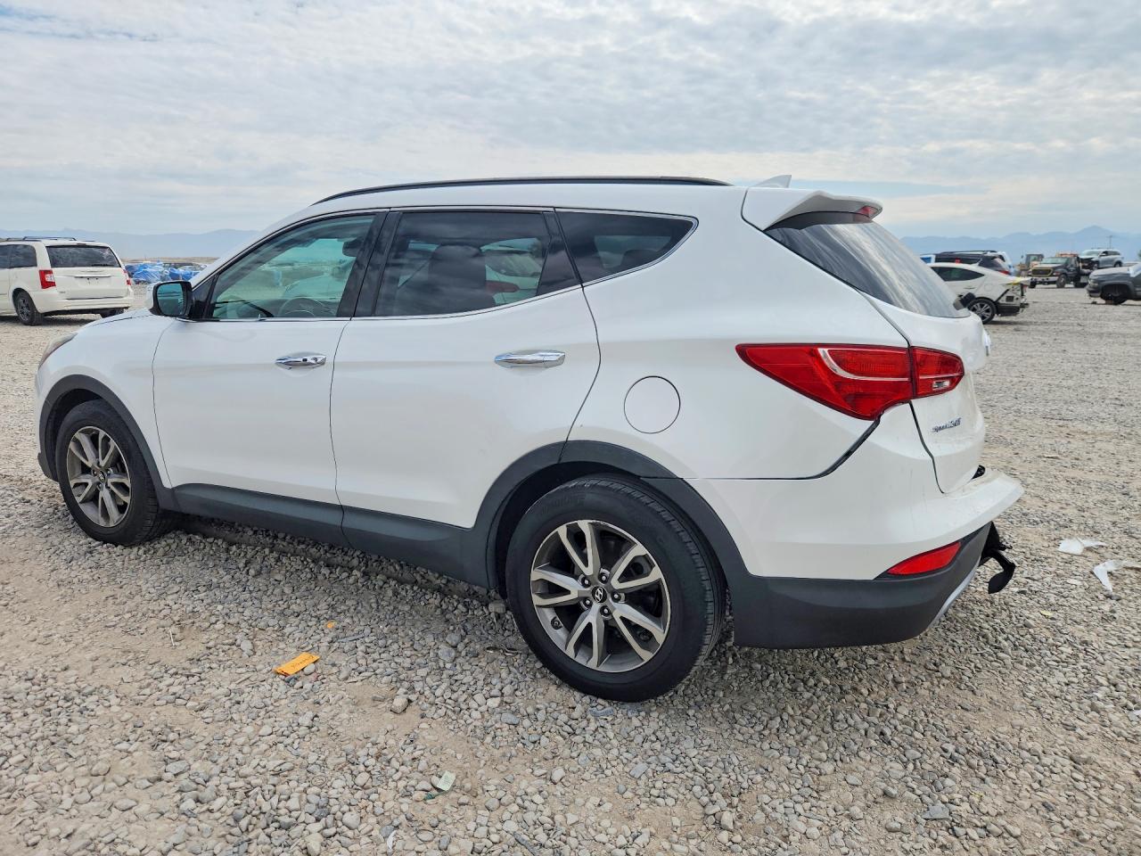 2014 Hyundai Santa Fe Sport 2.0t White vin: 5XYZUDLA6EG156147