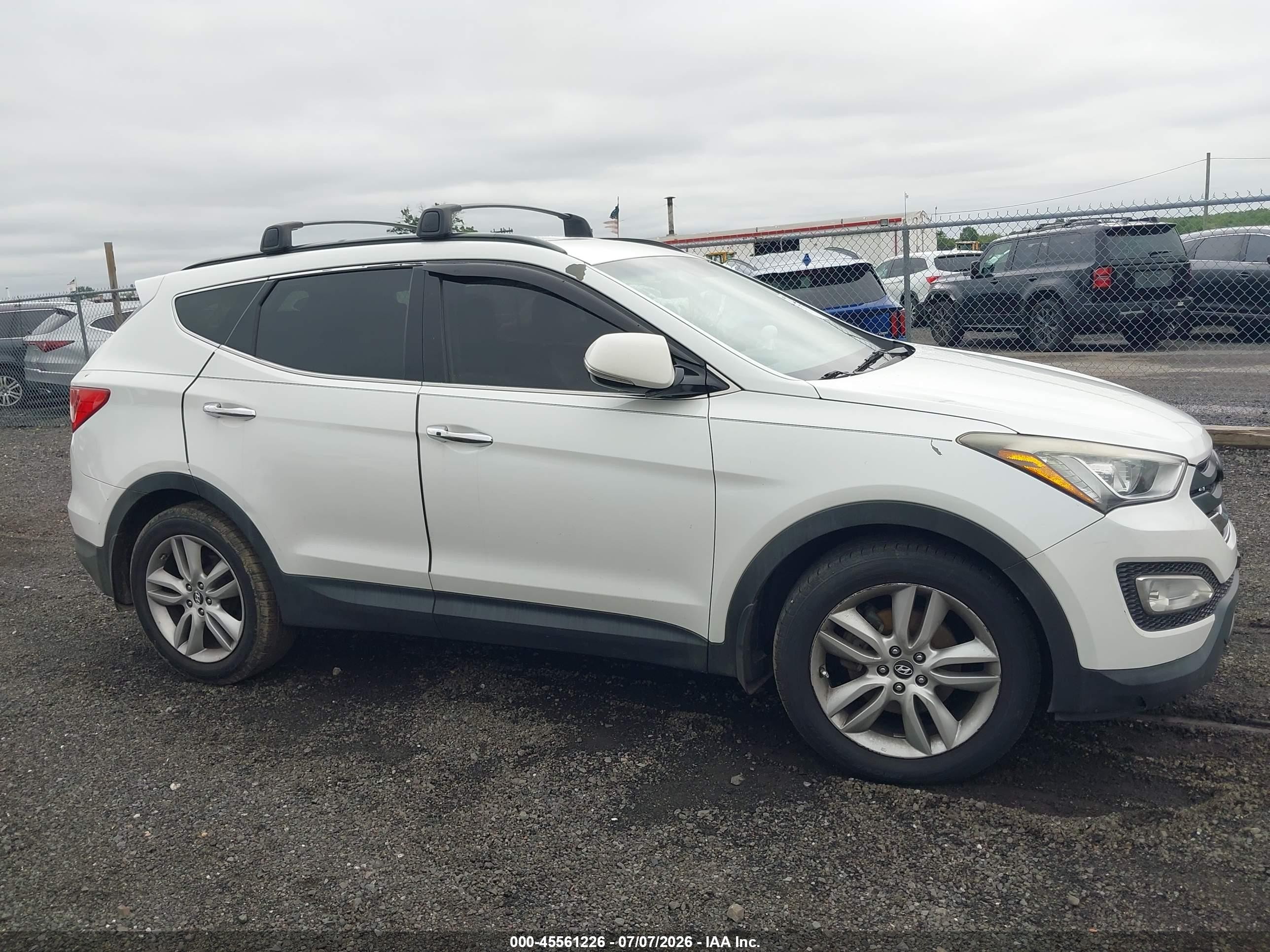 2014 Hyundai Santa Fe Sport 2.0l Turbo Белый vin: 5XYZUDLA6EG192341