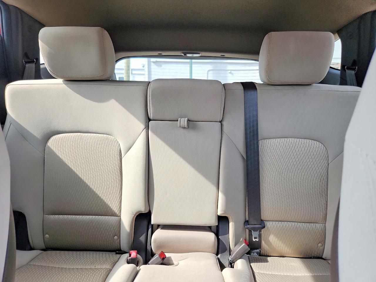 2013 Hyundai Santa Fe Sport 2.0t Red vin: 5XYZUDLA7DG002867
