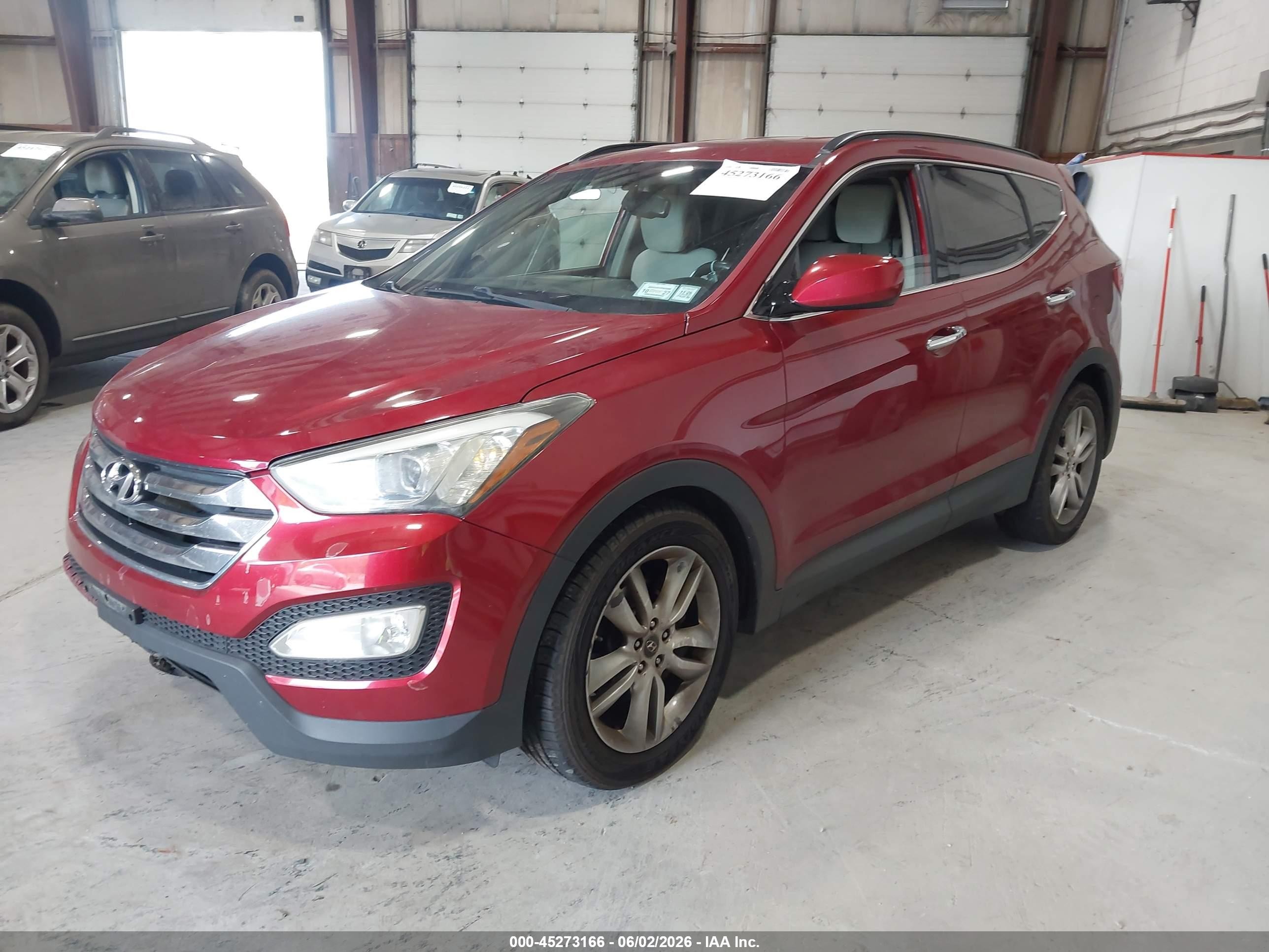 2013 Hyundai Santa Fe Sport 2.0t Red vin: 5XYZUDLA7DG044004