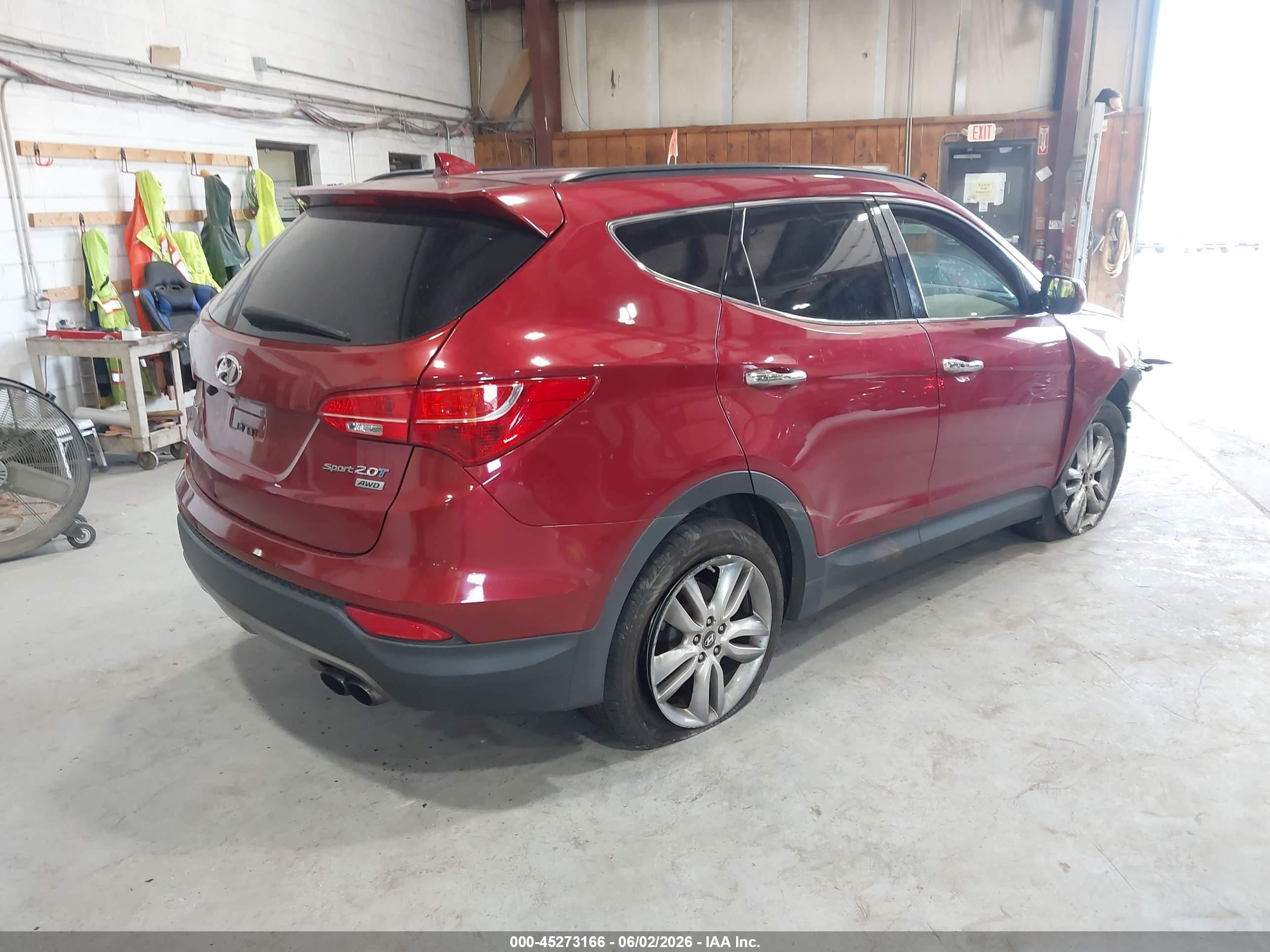 2013 Hyundai Santa Fe Sport 2.0t Red vin: 5XYZUDLA7DG044004