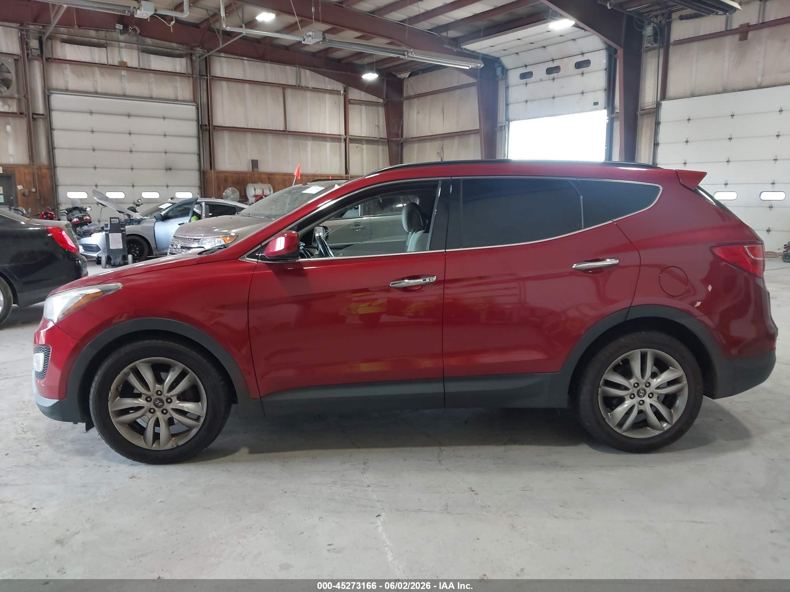 2013 Hyundai Santa Fe Sport 2.0t Red vin: 5XYZUDLA7DG044004