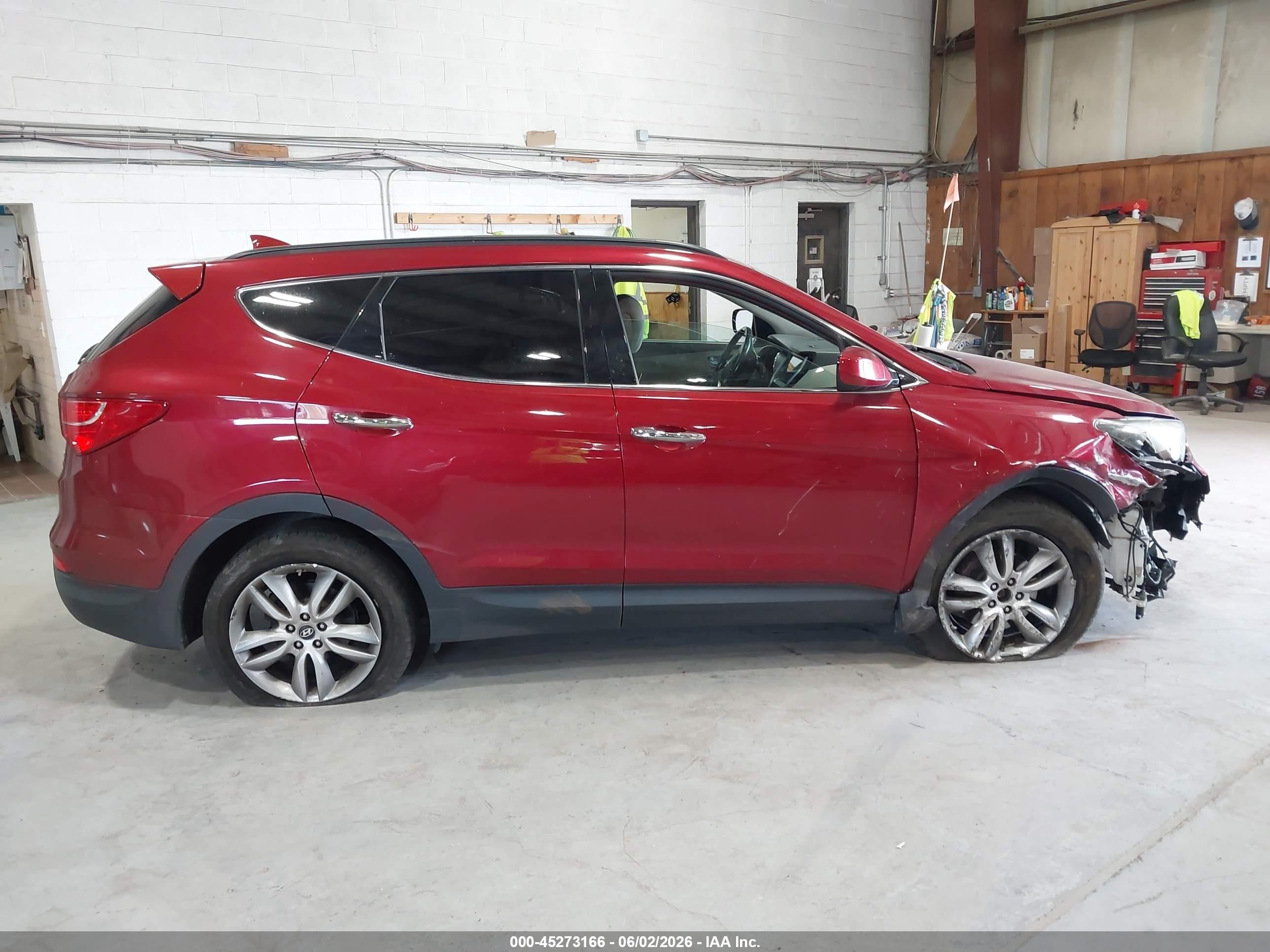 2013 Hyundai Santa Fe Sport 2.0t Red vin: 5XYZUDLA7DG044004