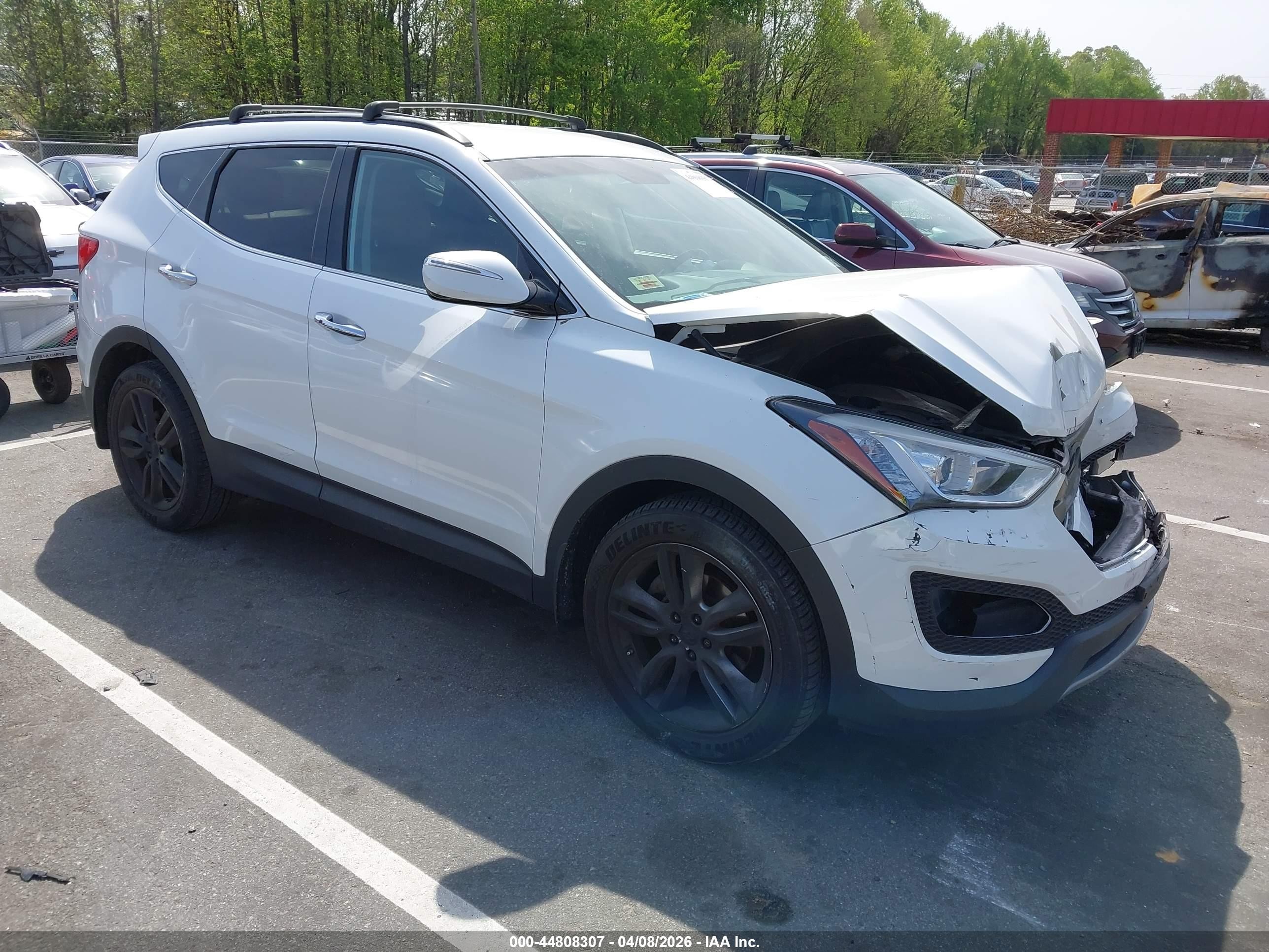 2013 Hyundai Santa Fe Sport 2.0t Белый vin: 5XYZUDLA7DG110549