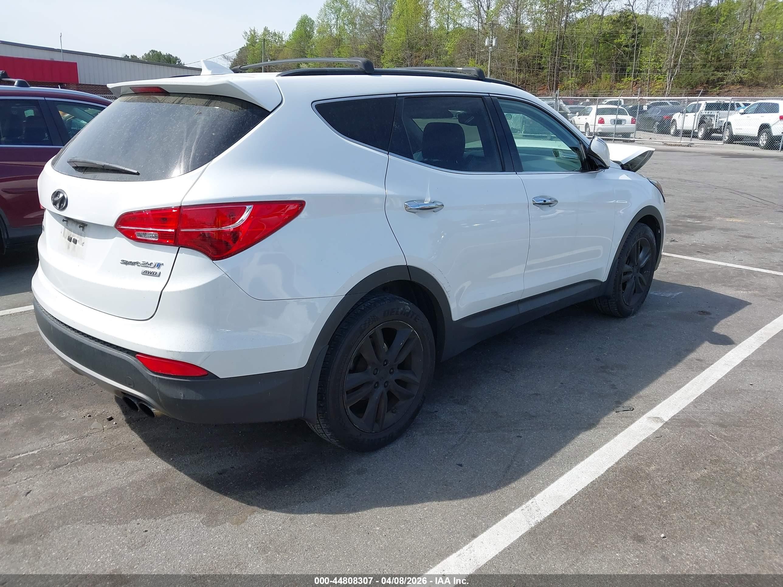 2013 Hyundai Santa Fe Sport 2.0t White vin: 5XYZUDLA7DG110549