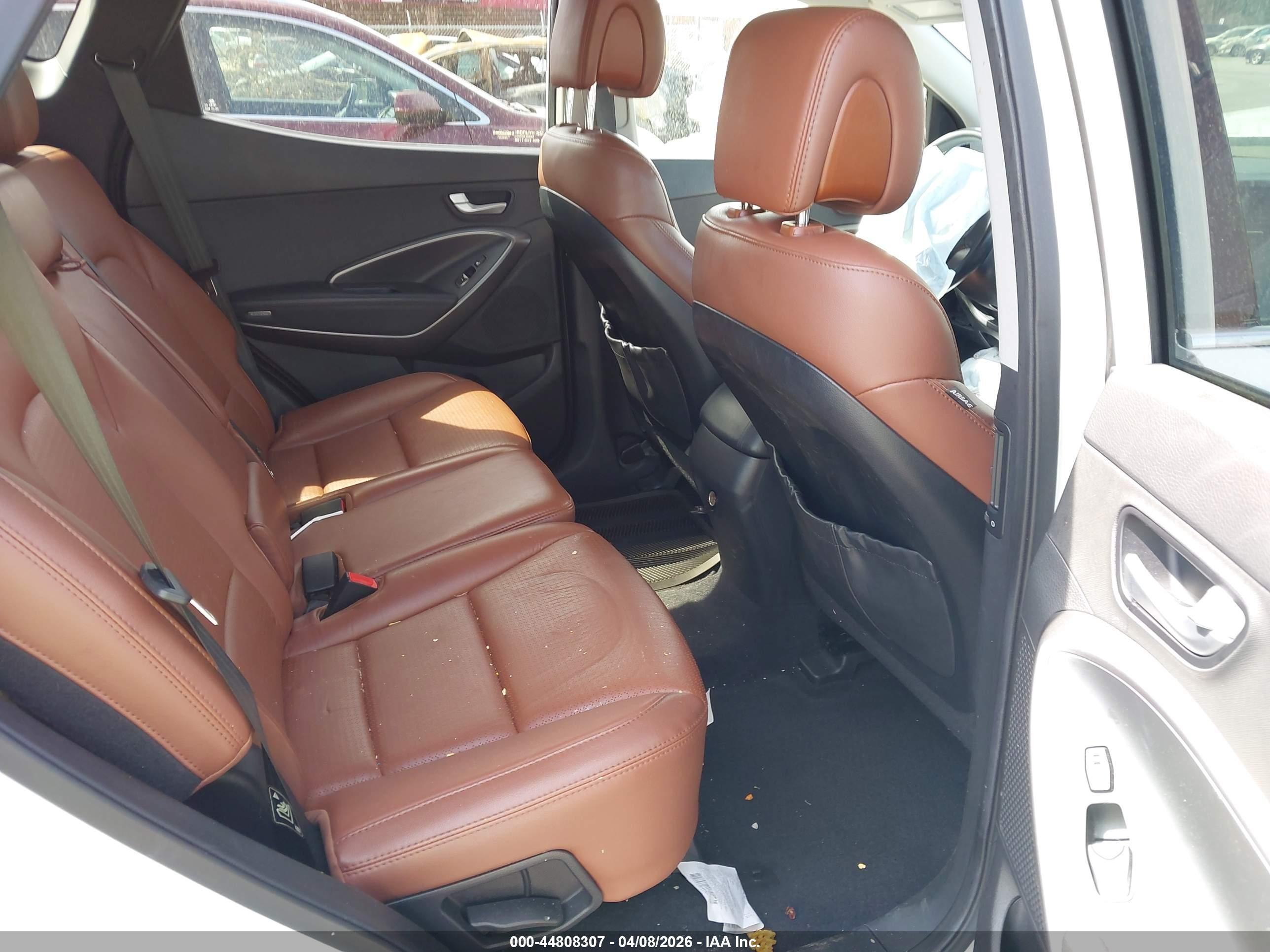 2013 Hyundai Santa Fe Sport 2.0t White vin: 5XYZUDLA7DG110549