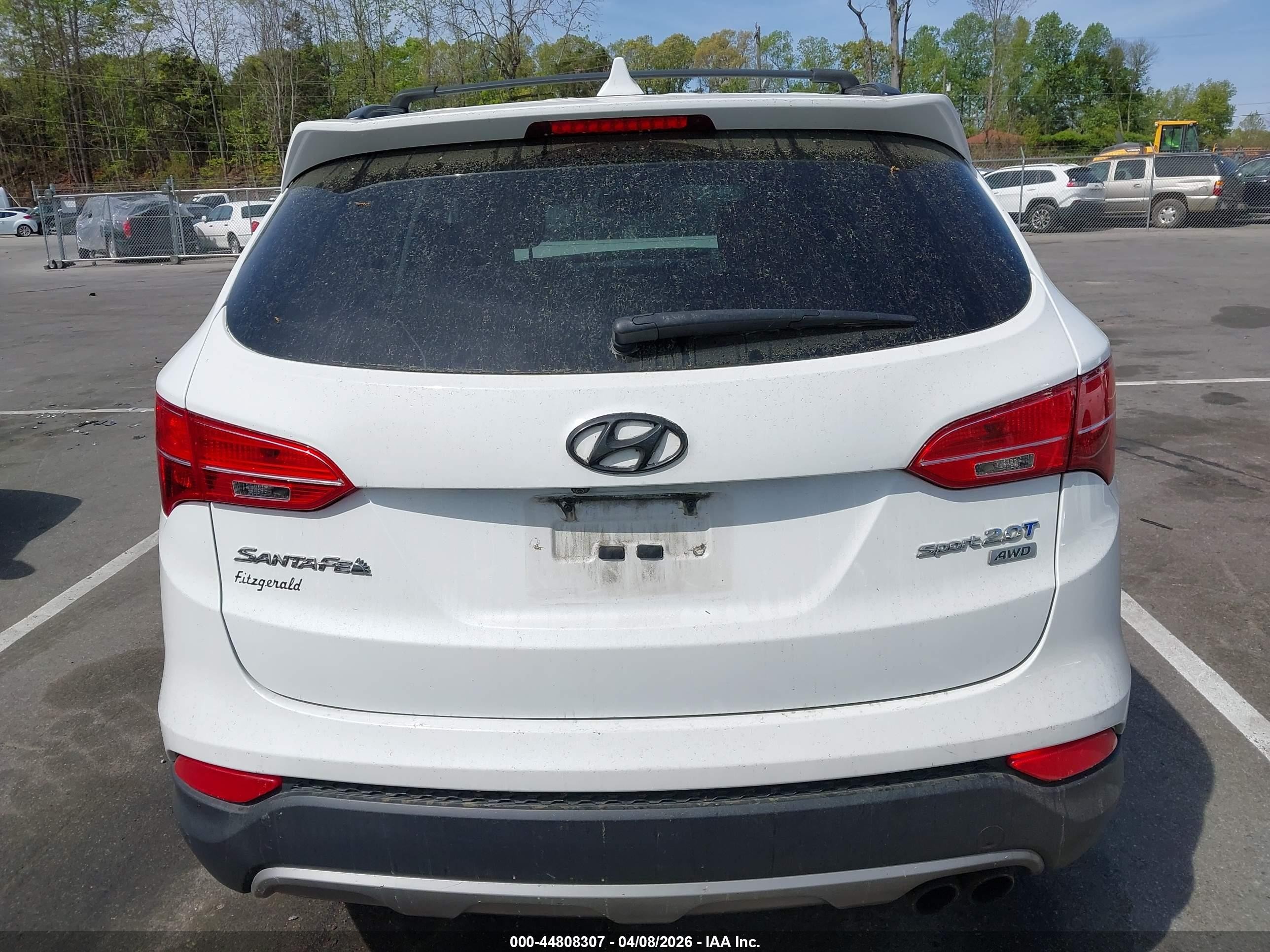 2013 Hyundai Santa Fe Sport 2.0t White vin: 5XYZUDLA7DG110549