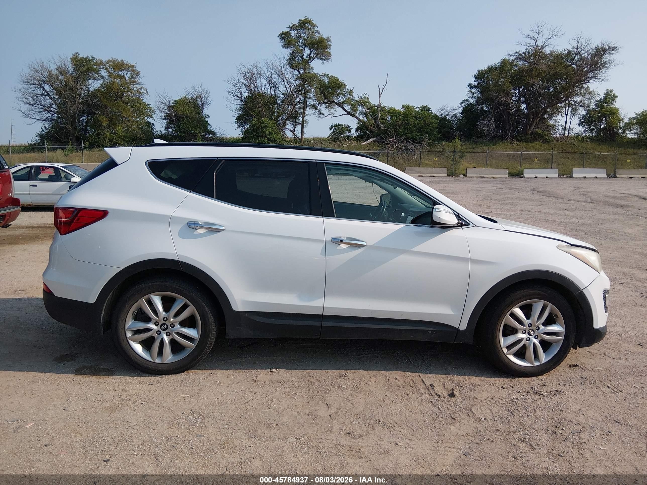 2014 Hyundai Santa Fe Sport 2.0l Turbo White vin: 5XYZUDLA7EG157405