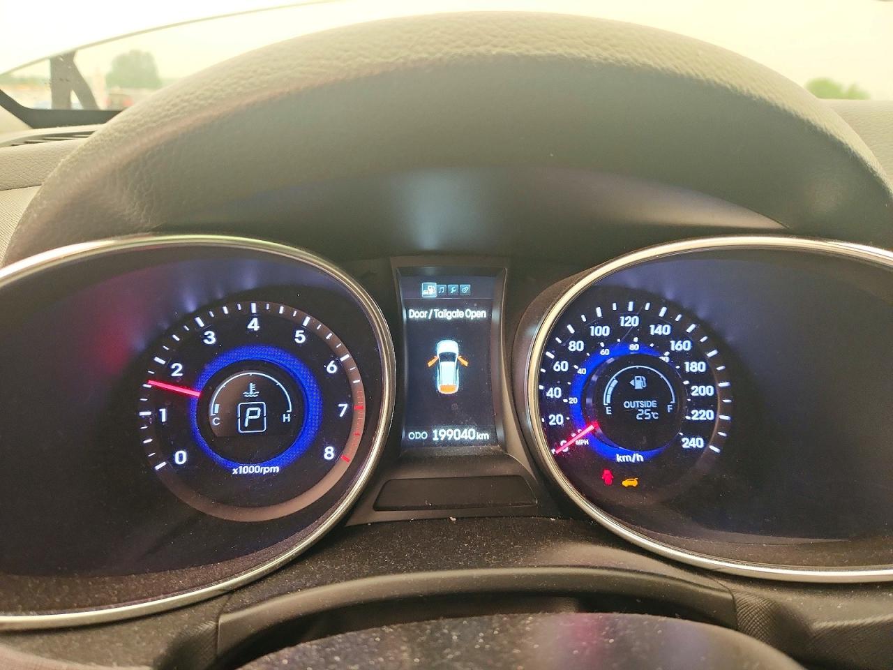 2014 Hyundai Santa Fe Sport 2.0t Silver vin: 5XYZUDLA7EG209700