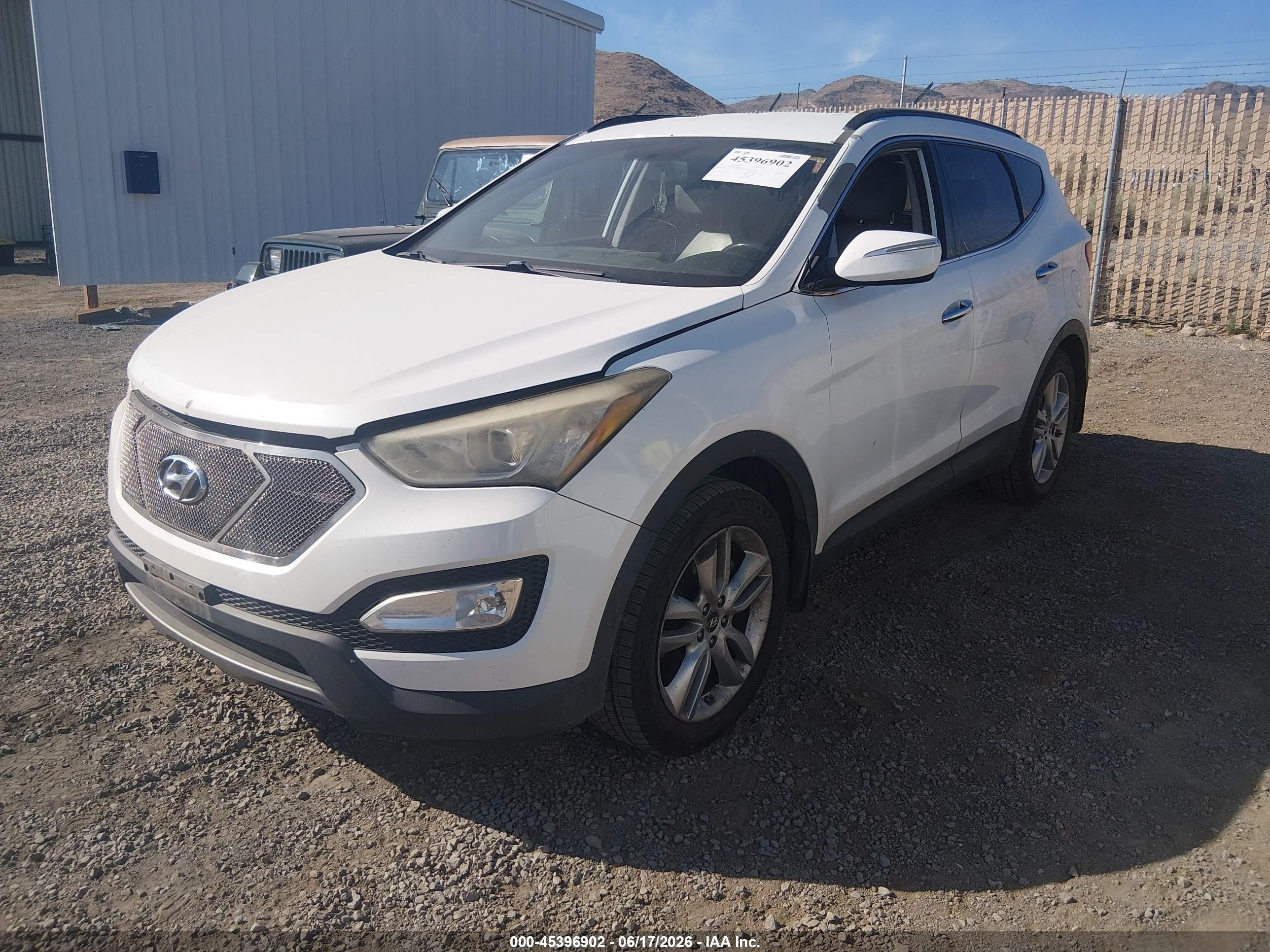 2013 Hyundai Santa Fe Sport 2.0t Белый vin: 5XYZUDLA9DG057840
