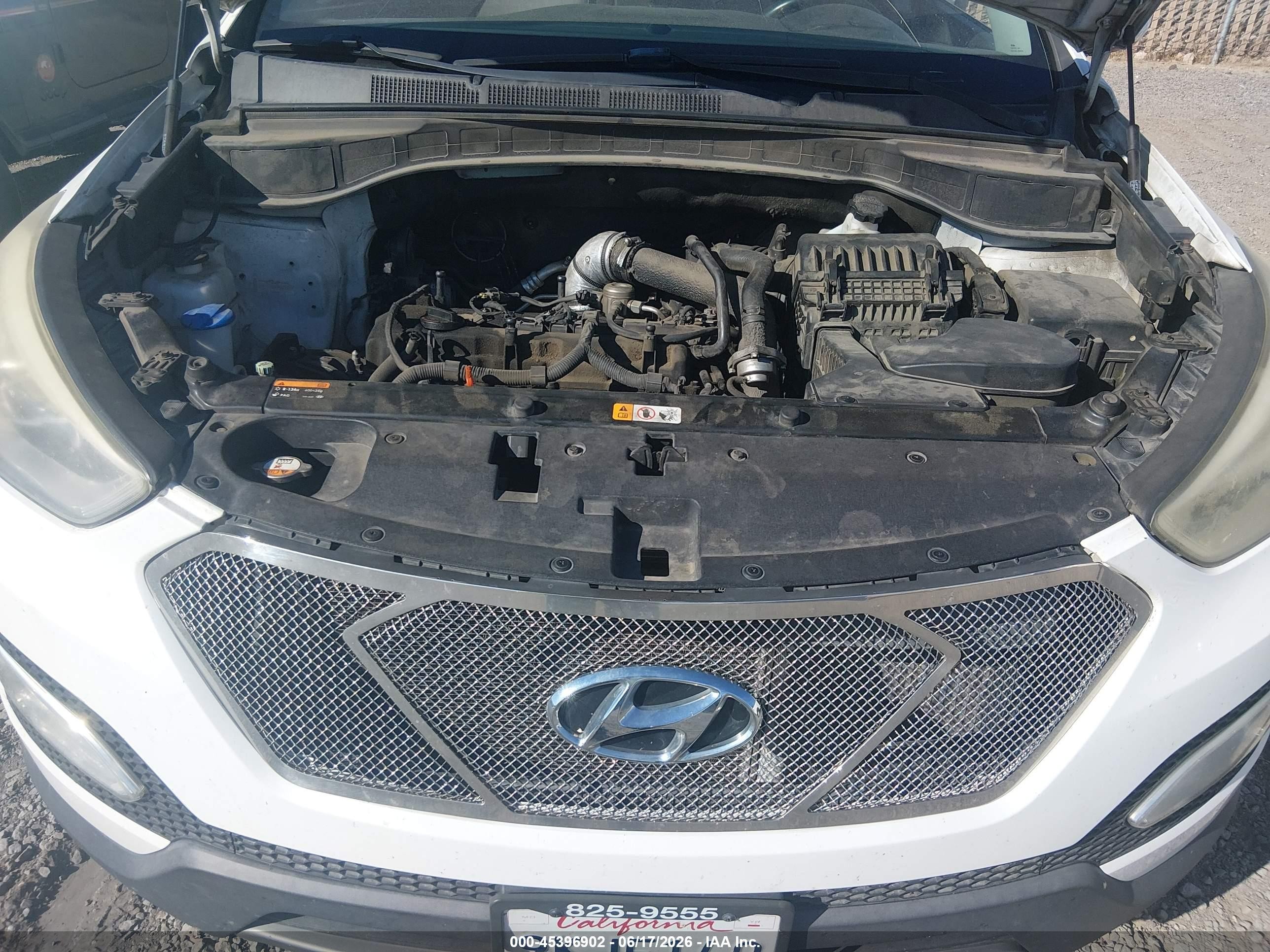 2013 Hyundai Santa Fe Sport 2.0t Белый vin: 5XYZUDLA9DG057840