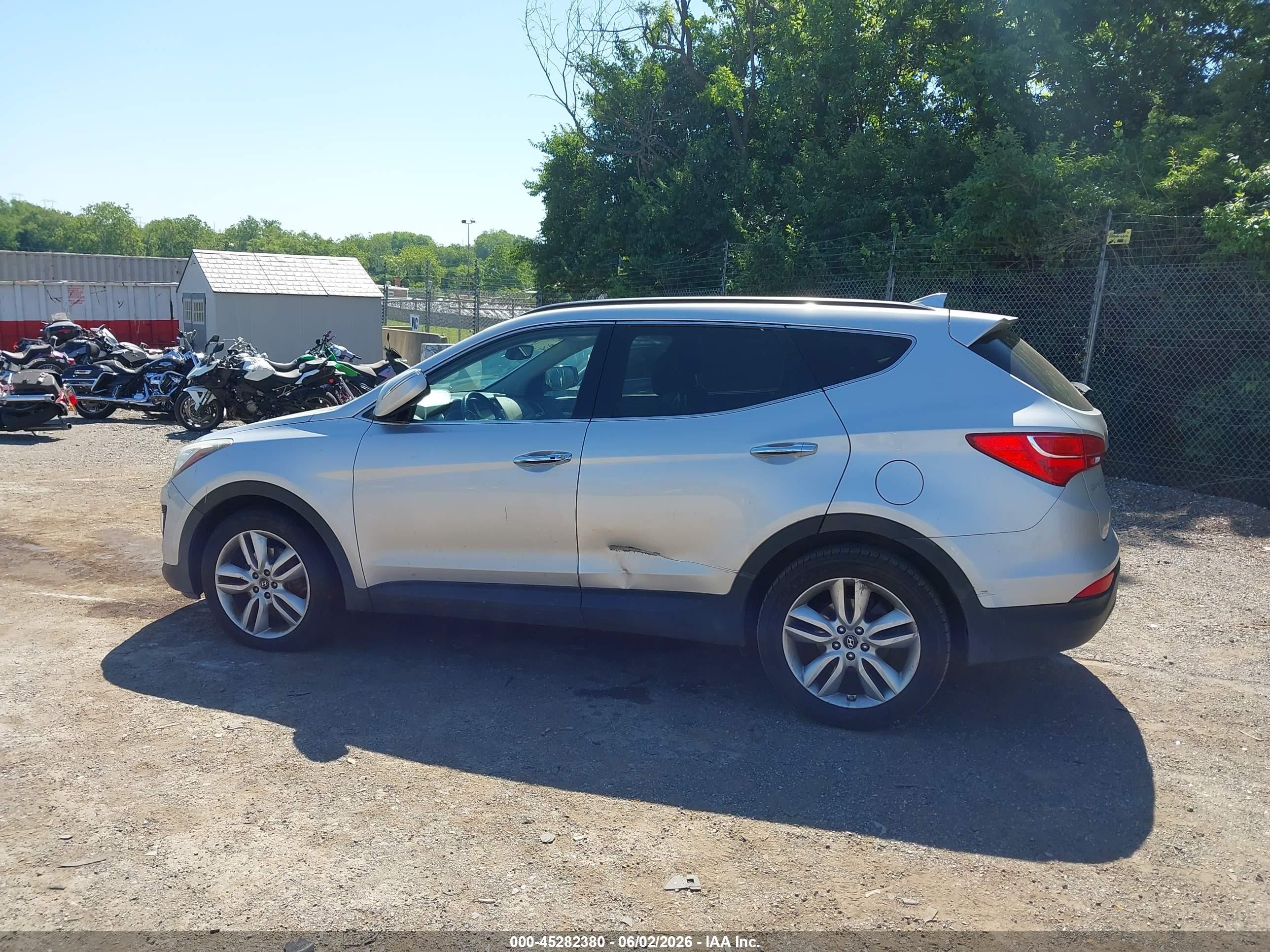 2014 Hyundai Santa Fe Sport 2.0l Turbo Серебряный vin: 5XYZUDLA9EG216969