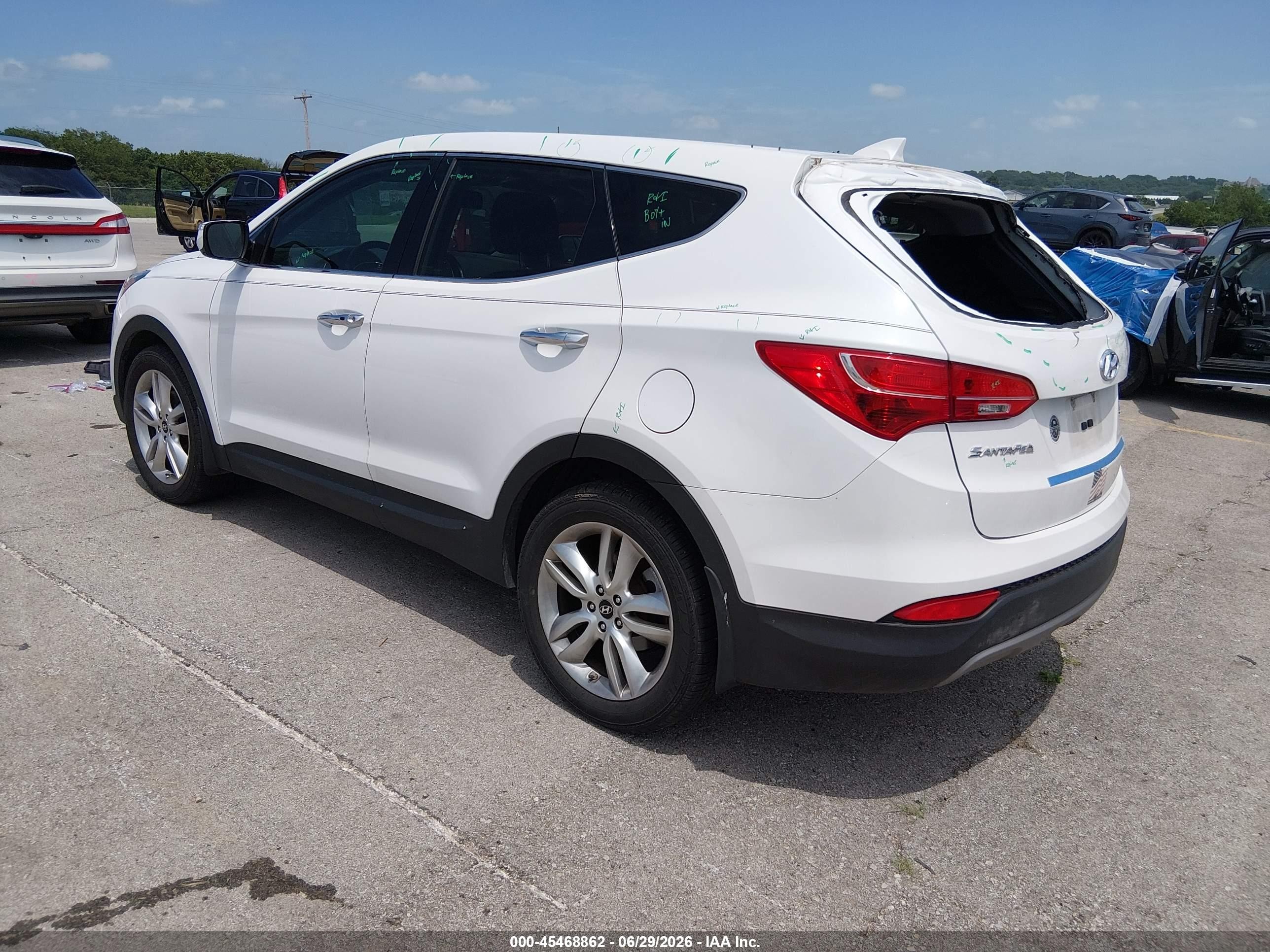 2013 Hyundai Santa Fe Sport 2.0t Белый vin: 5XYZUDLAXDG111355