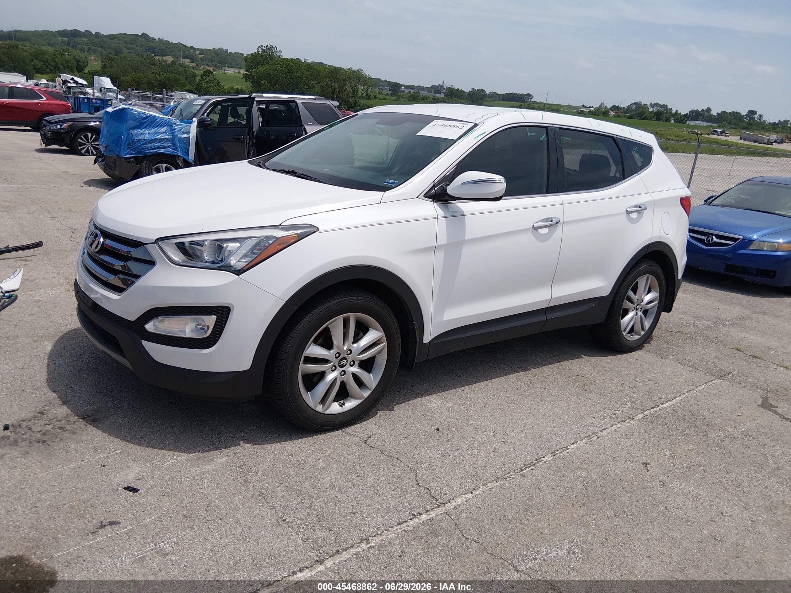 2013 Hyundai Santa Fe Sport 2.0t Белый vin: 5XYZUDLAXDG111355