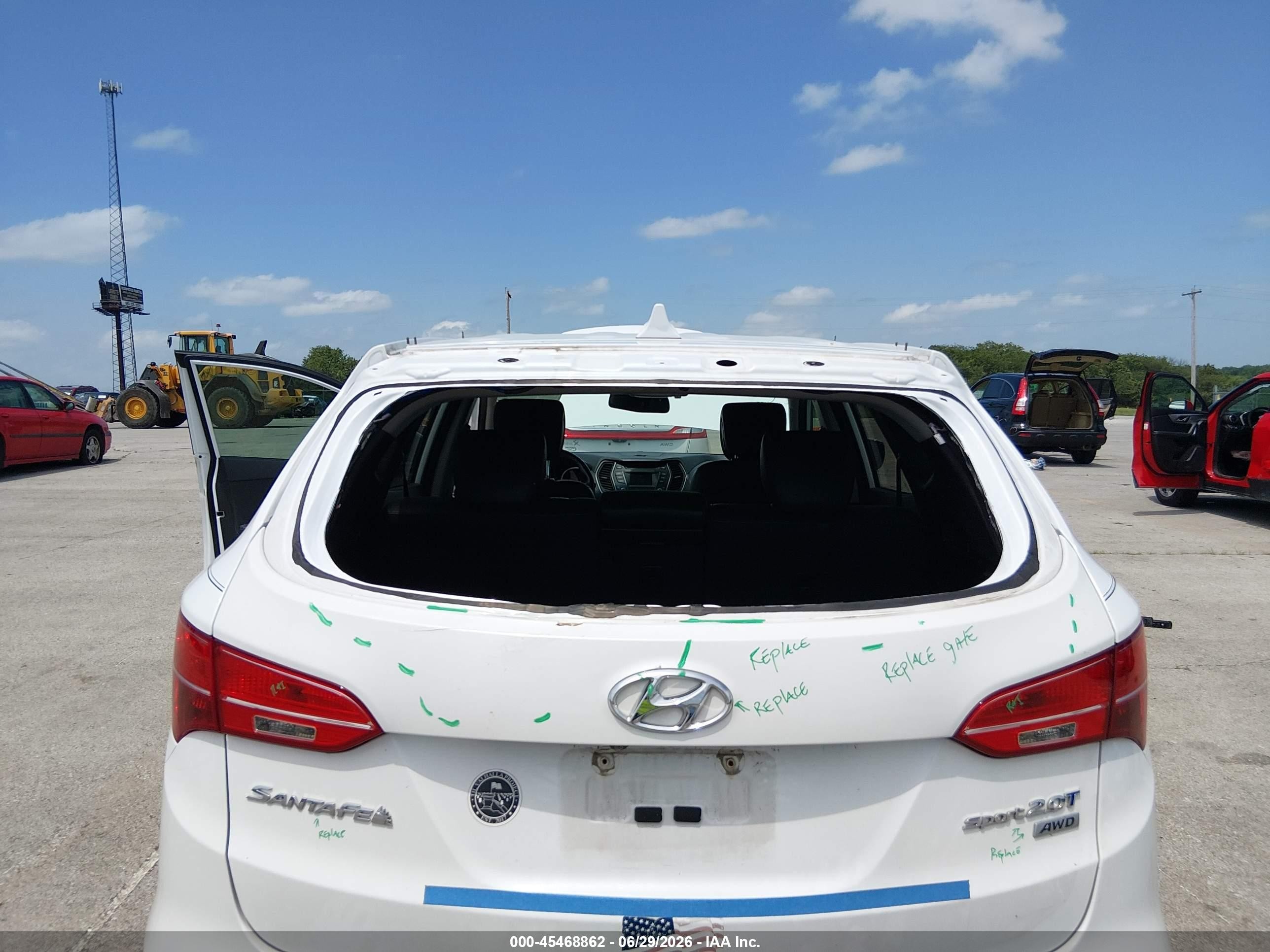 2013 Hyundai Santa Fe Sport 2.0t Белый vin: 5XYZUDLAXDG111355