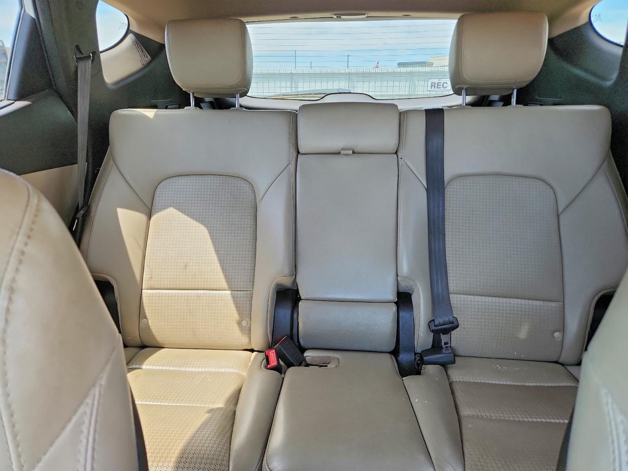 2014 Hyundai Santa Fe Sport 2.0t Белый vin: 5XYZUDLAXEG184968