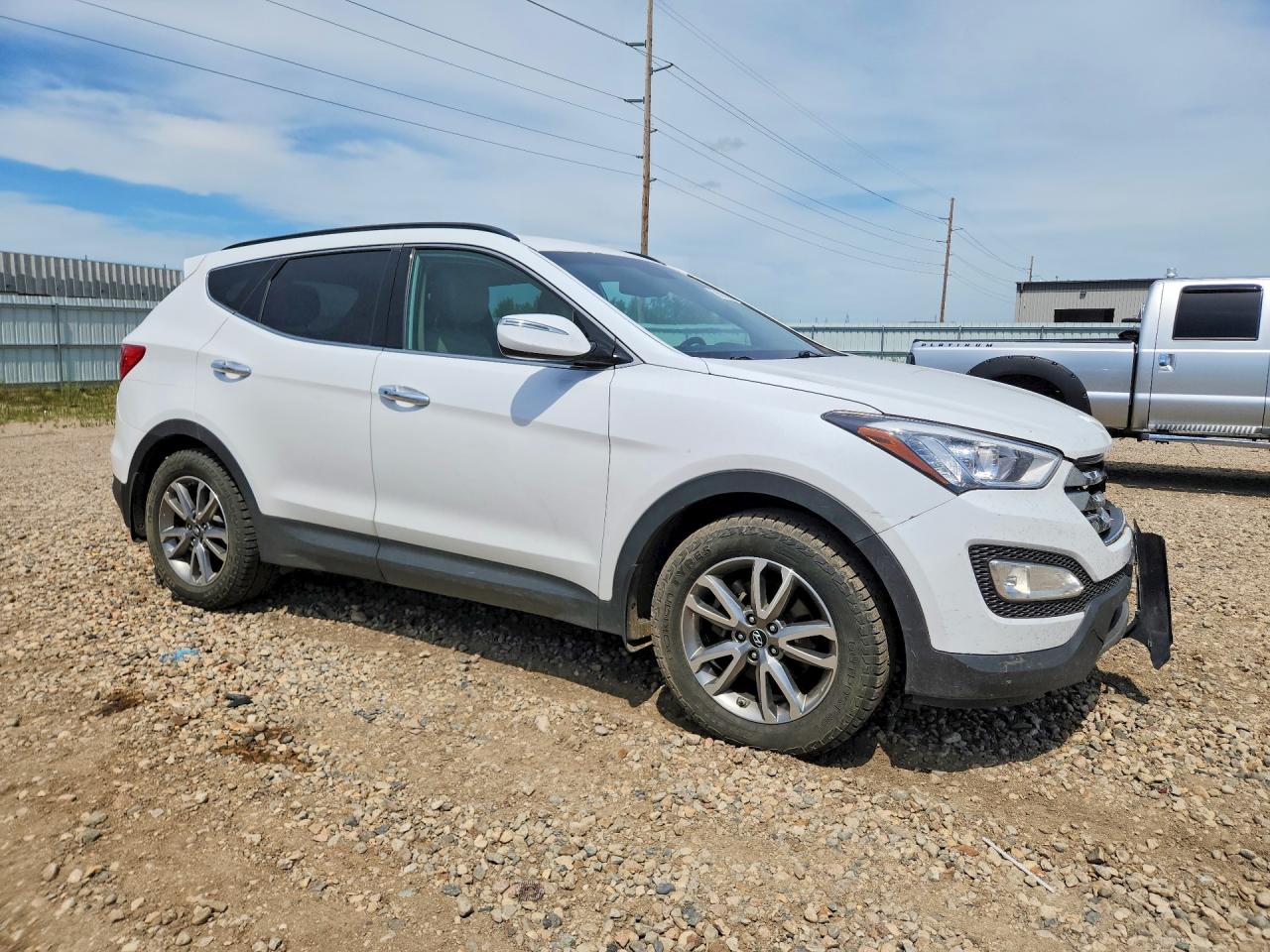 2014 Hyundai Santa Fe Sport 2.0t Белый vin: 5XYZUDLAXEG184968