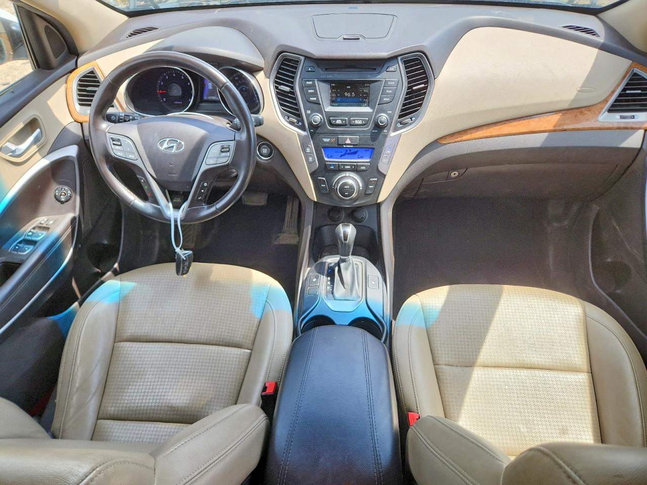 2014 Hyundai Santa Fe Sport 2.0t Белый vin: 5XYZUDLAXEG184968