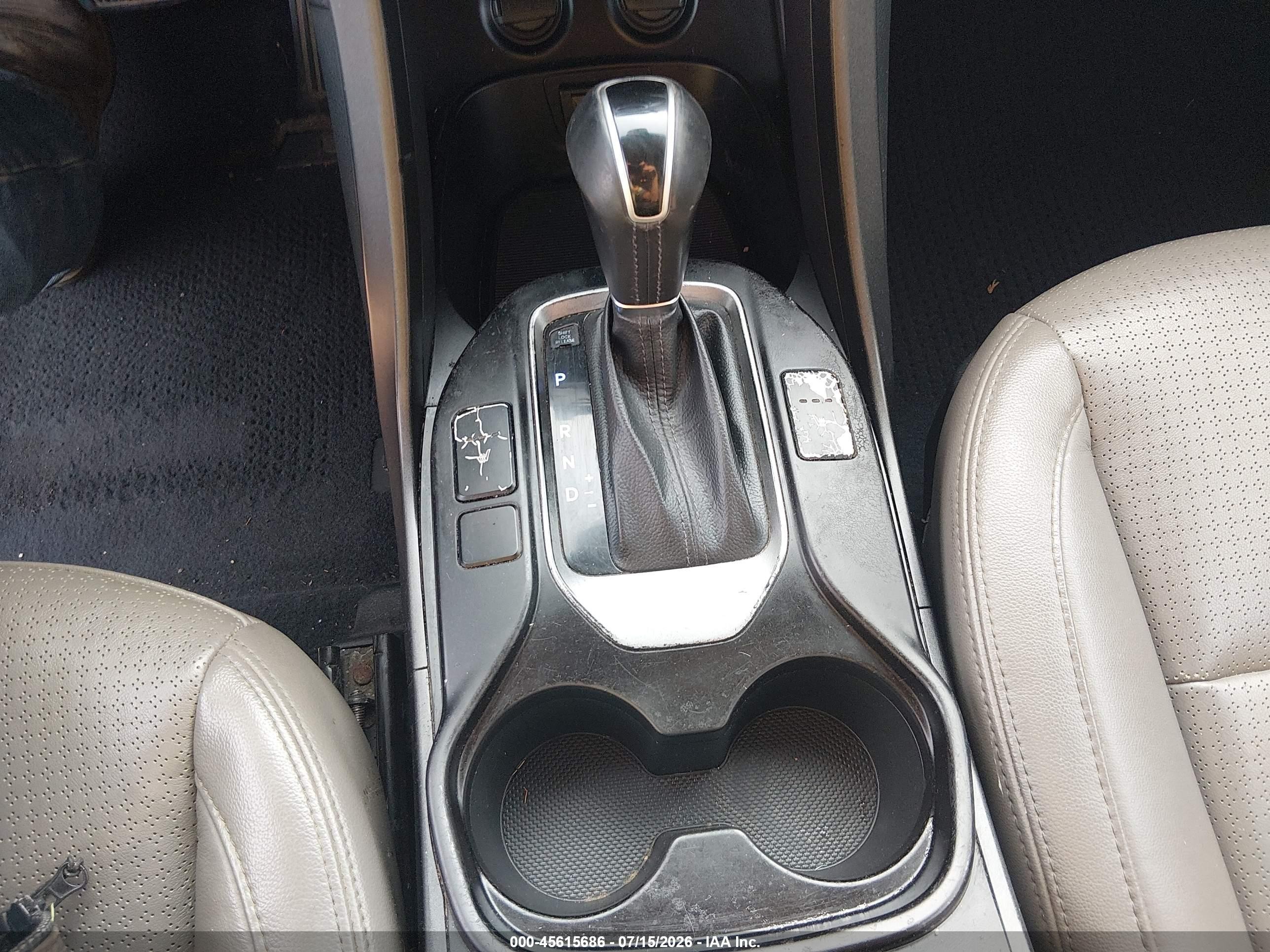 2013 Hyundai Santa Fe Sport Silver vin: 5XYZUDLB1DG077993